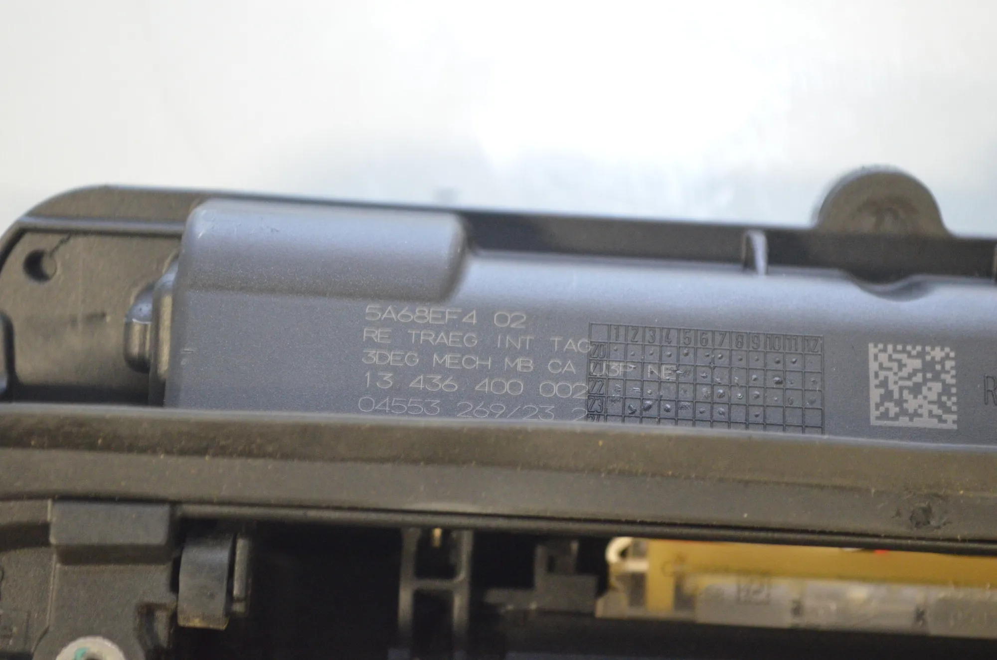 Front Right Door Interior Handle Frame – OEM 5A68EF4 · BMW i4 (G26) BMW i4 (G26) M50 2022 – 5