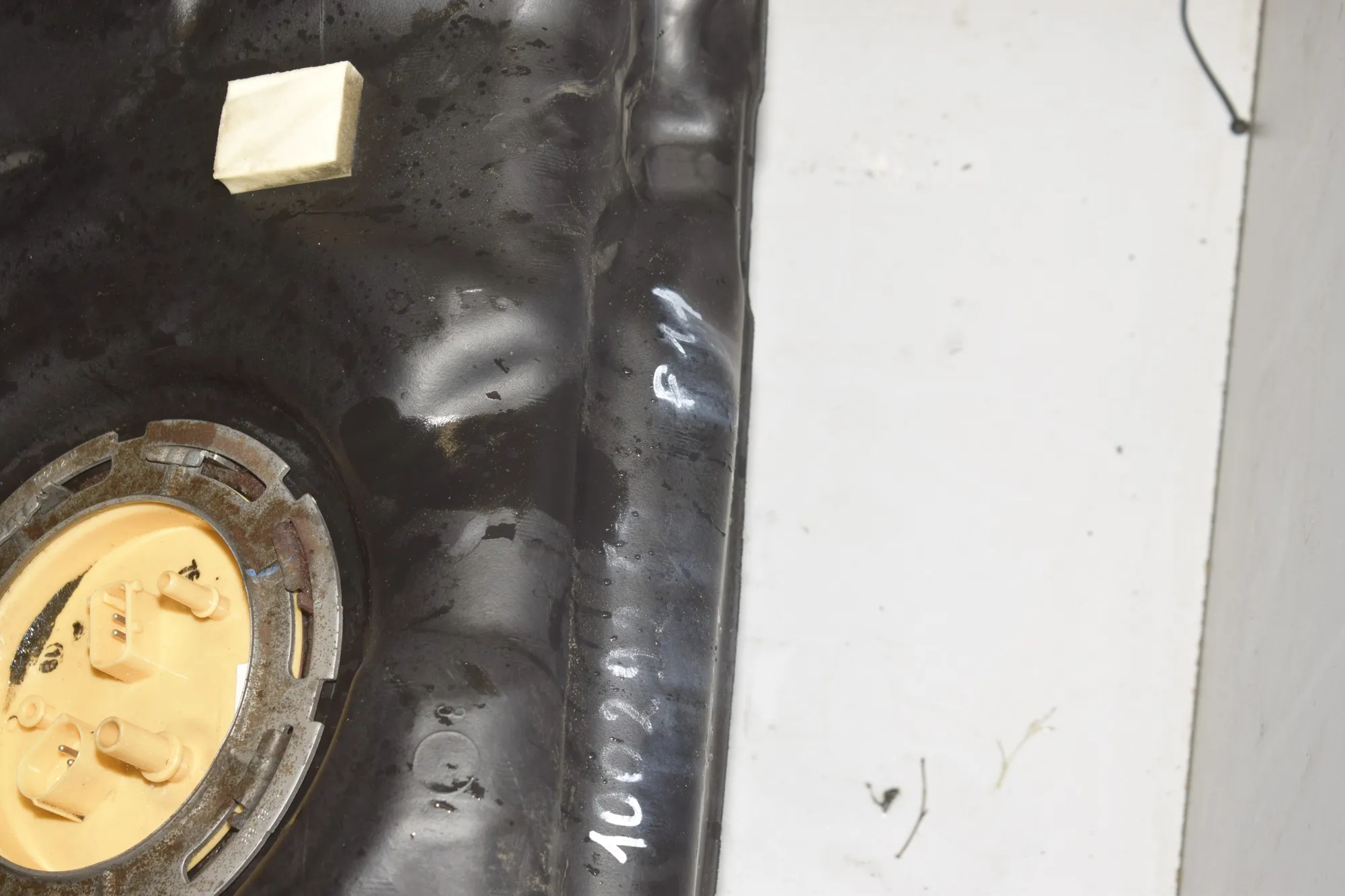 Fuel Tank – OEM 7268032 · BMW 5 Touring (F11) M 550 d xDrive 2012 – 4