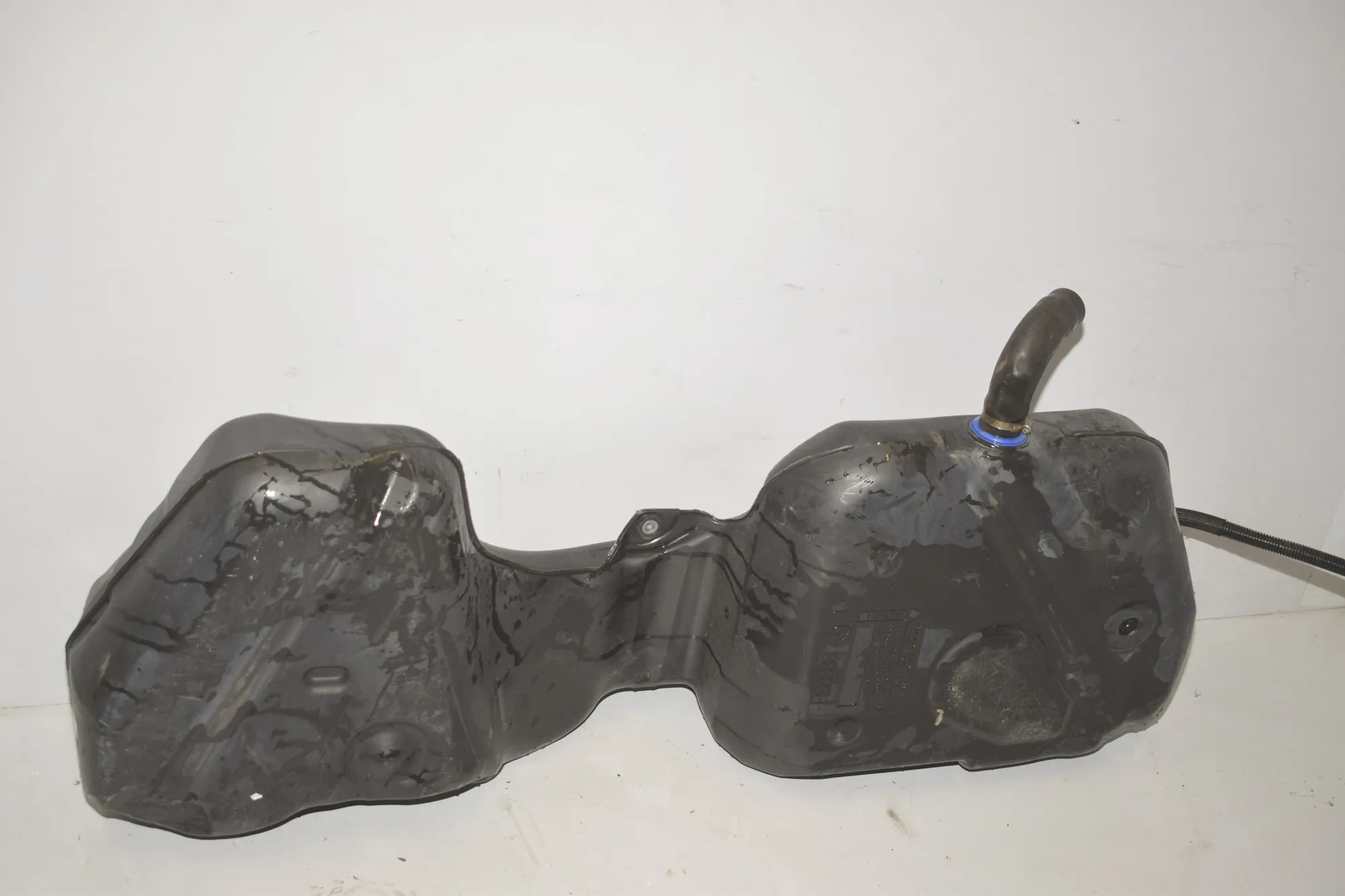 Fuel Tank – OEM 7283798 · BMW X1 (E84) sDrive 20 i 2013 – 3