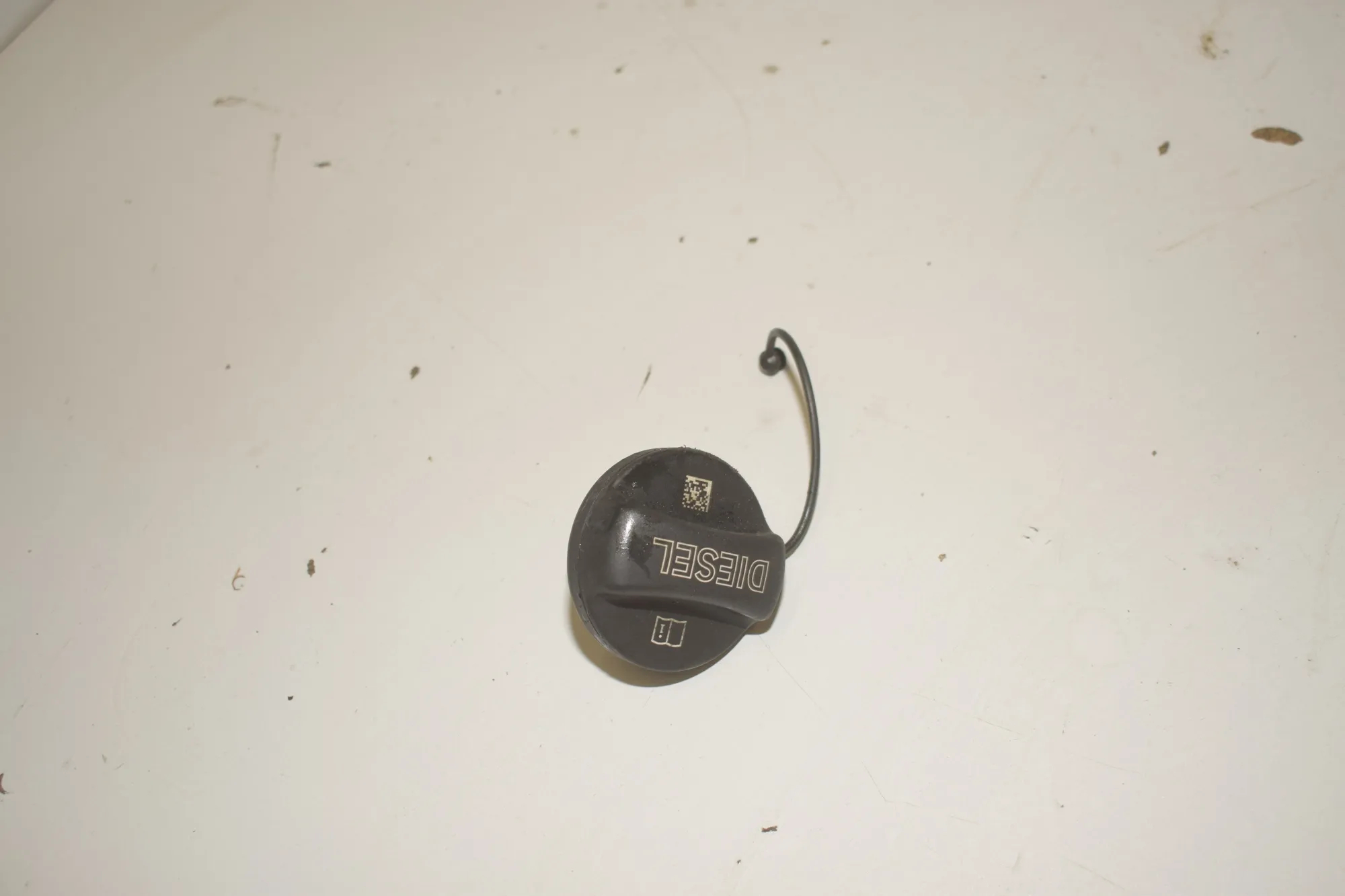 Fuel Tank Flap Cap – OEM 7482901 · BMW X1 (F48) xDrive 18 d 2018