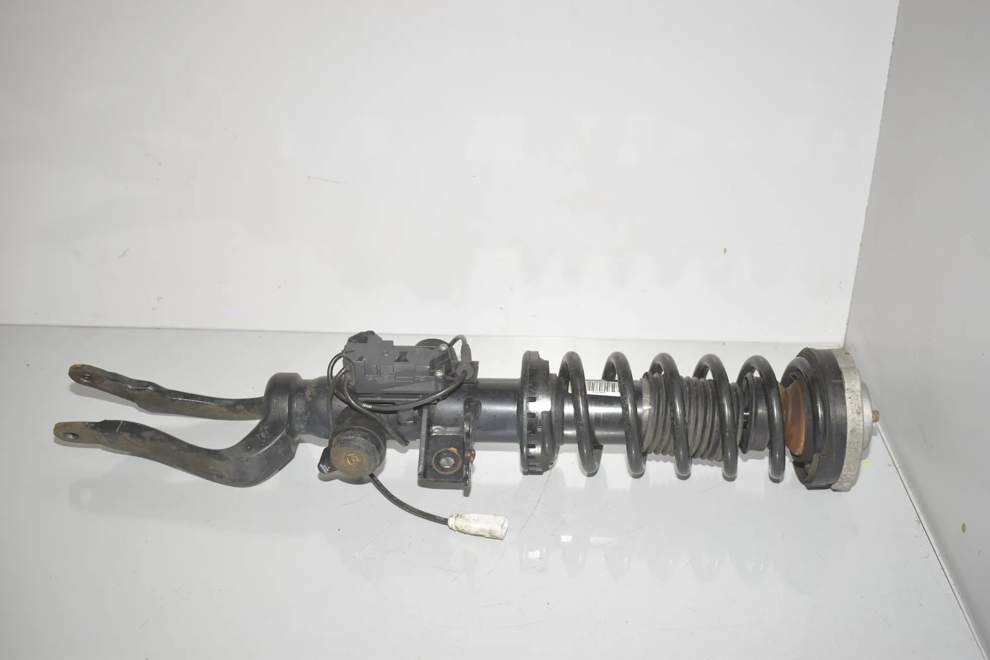 Front Right Shock Absorber – OEM 6856984 · BMW 5 Touring (F11) M 550 d xDrive 2012