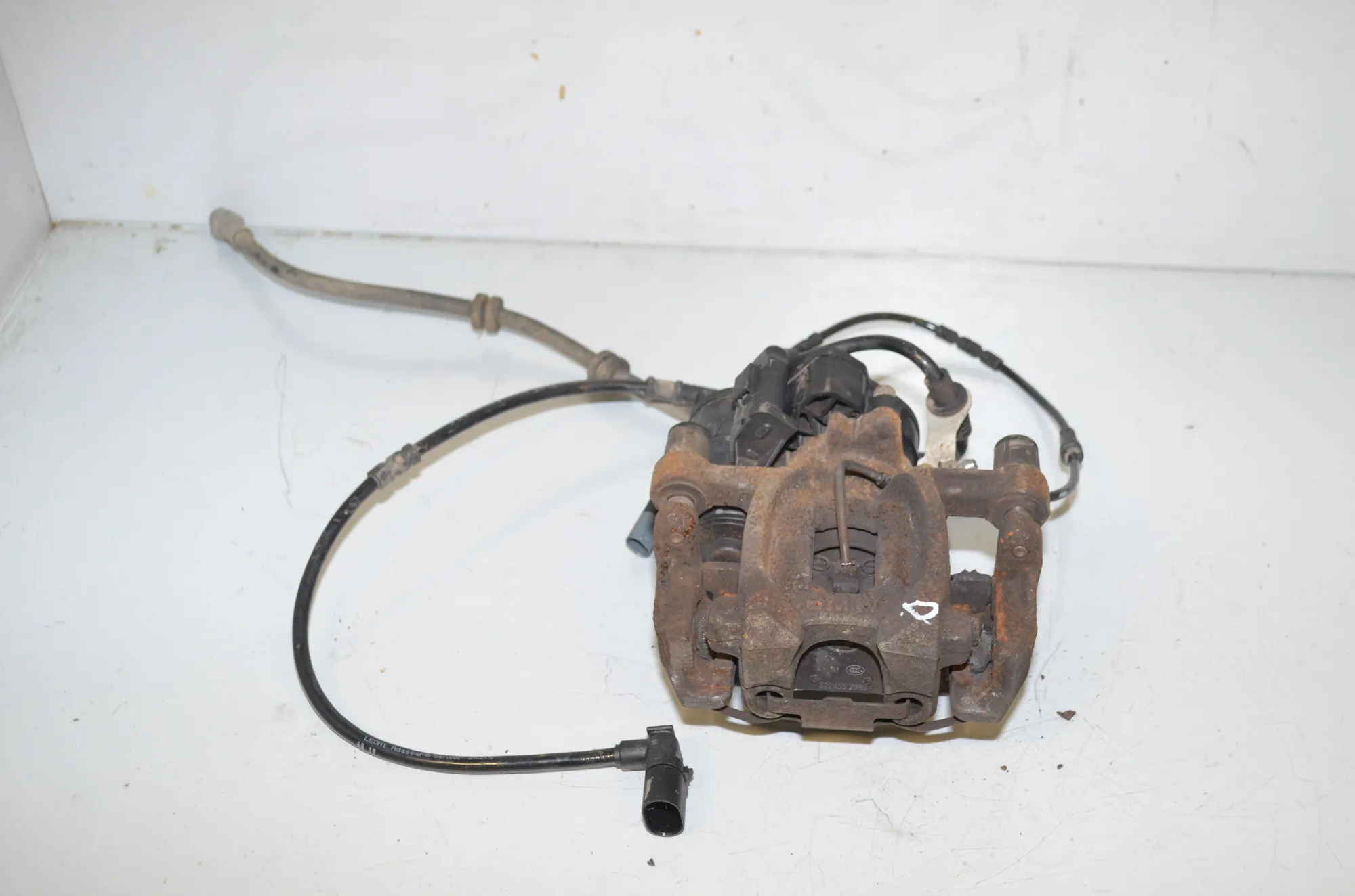Rear Right Brake Caliper – OEM 6883026 · BMW 1 (F40) (2019 - -) (F40)118i 2020