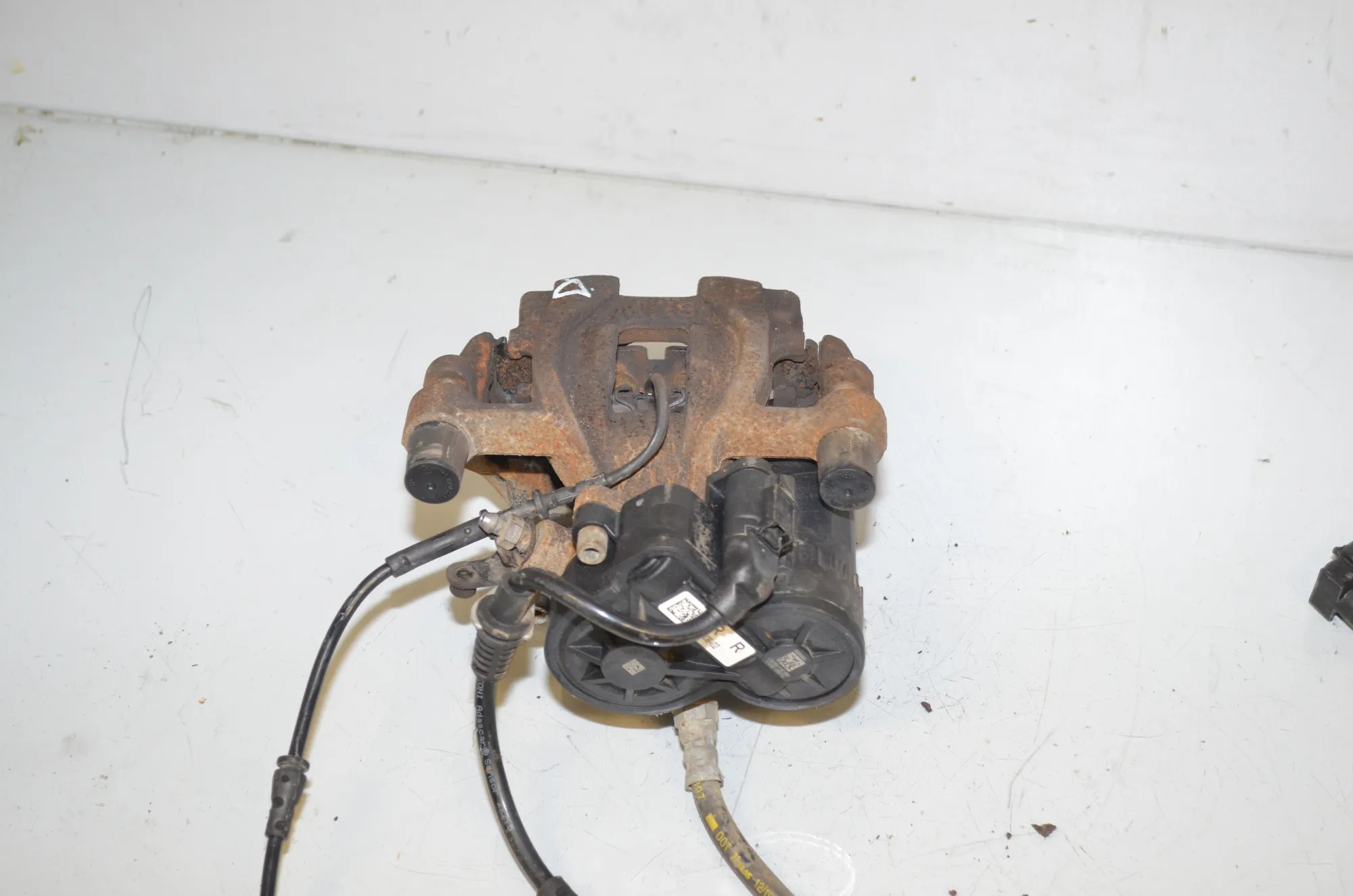 Rear Right Brake Caliper – OEM 6883026 · BMW 1 (F40) (2019 - -) (F40)118i 2020 – 2