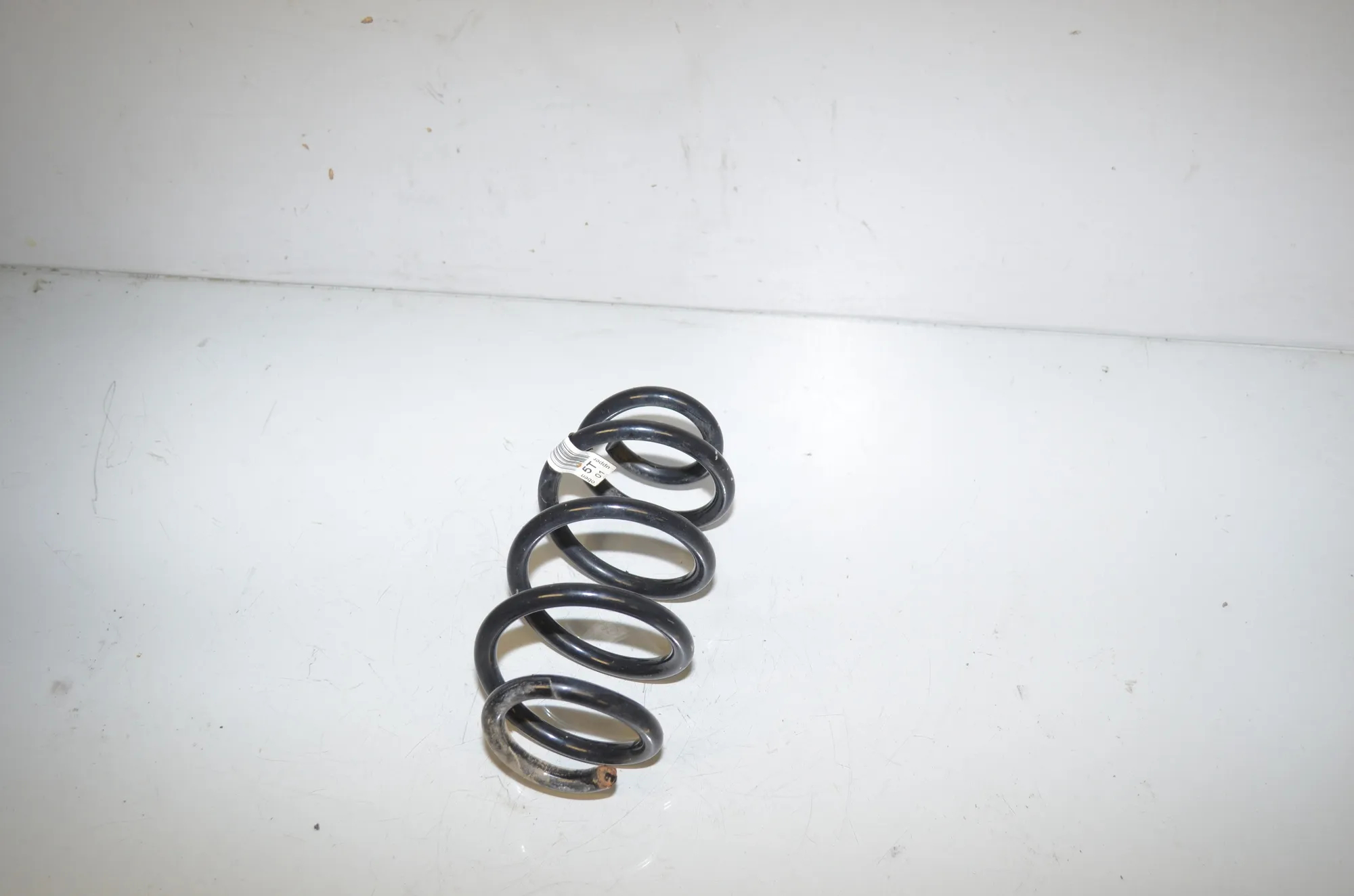 Rear Right Coil Spring – OEM 6892119 · BMW 1 (F40) (2019 - -) (F40)118i 2020