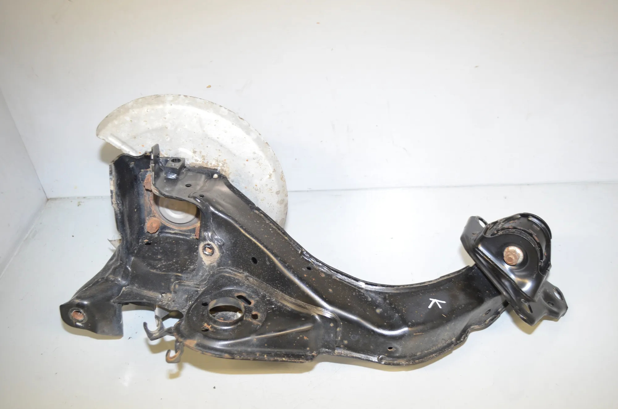 Rear Left Wheel Hub Spindle – OEM 8842879 · BMW 1 (F40) (2019 - -) (F40)118i 2020