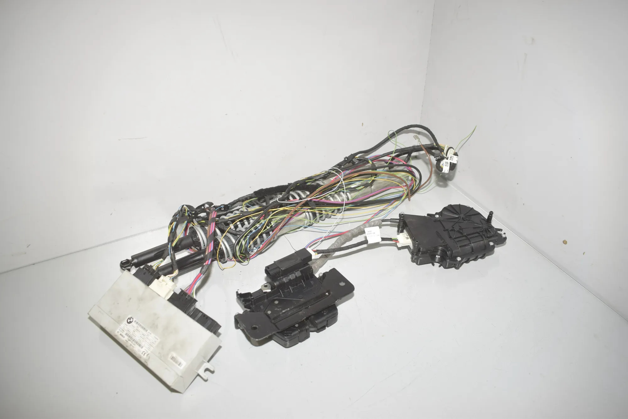 Electric Tailgate Opening Kit – OEM 7208371 · BMW 5 Touring (F11) M 550 d xDrive 2012 – 5