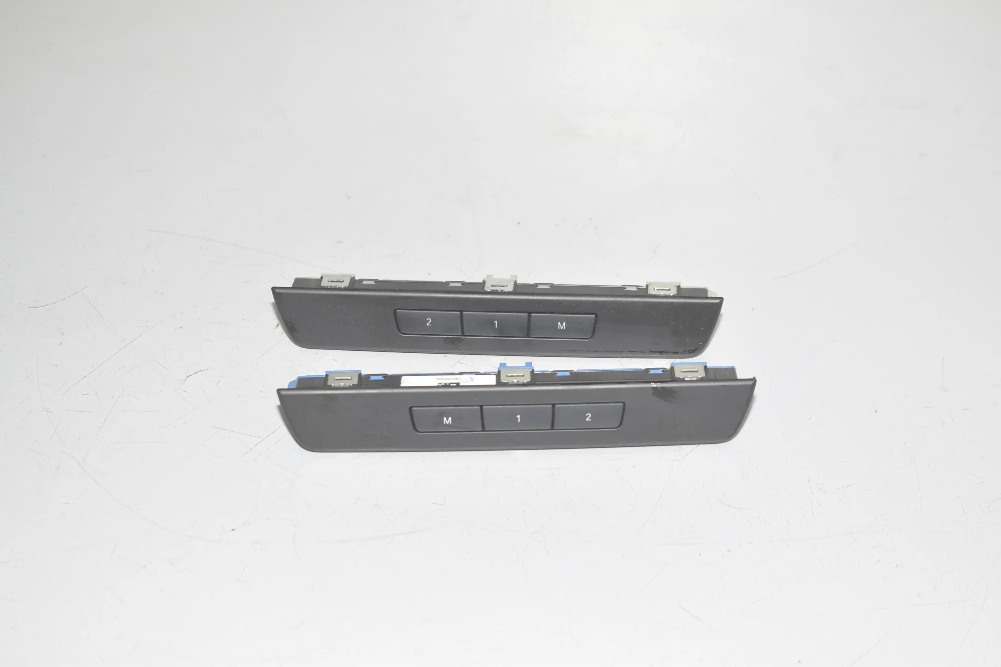 Right Seat Control Buttons – OEM 9215748 · BMW 5 Touring (F11) M 550 d xDrive 2012