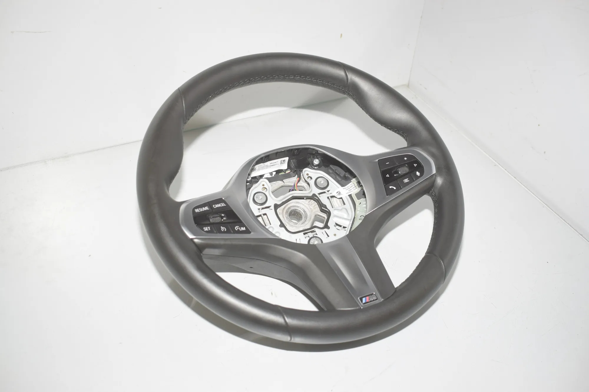 Steering Wheel – OEM 8043601 · BMW 1 (F40) (2019 - -) (F40)118i 2020 – 4