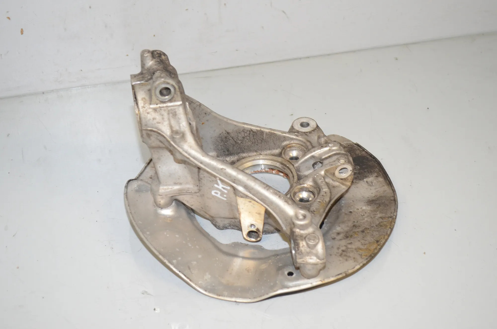 Front Left Wheel Hub – OEM 6890175 · BMW 2 Active Tourer (U06) (2021 - -) 218d 2022 – 3