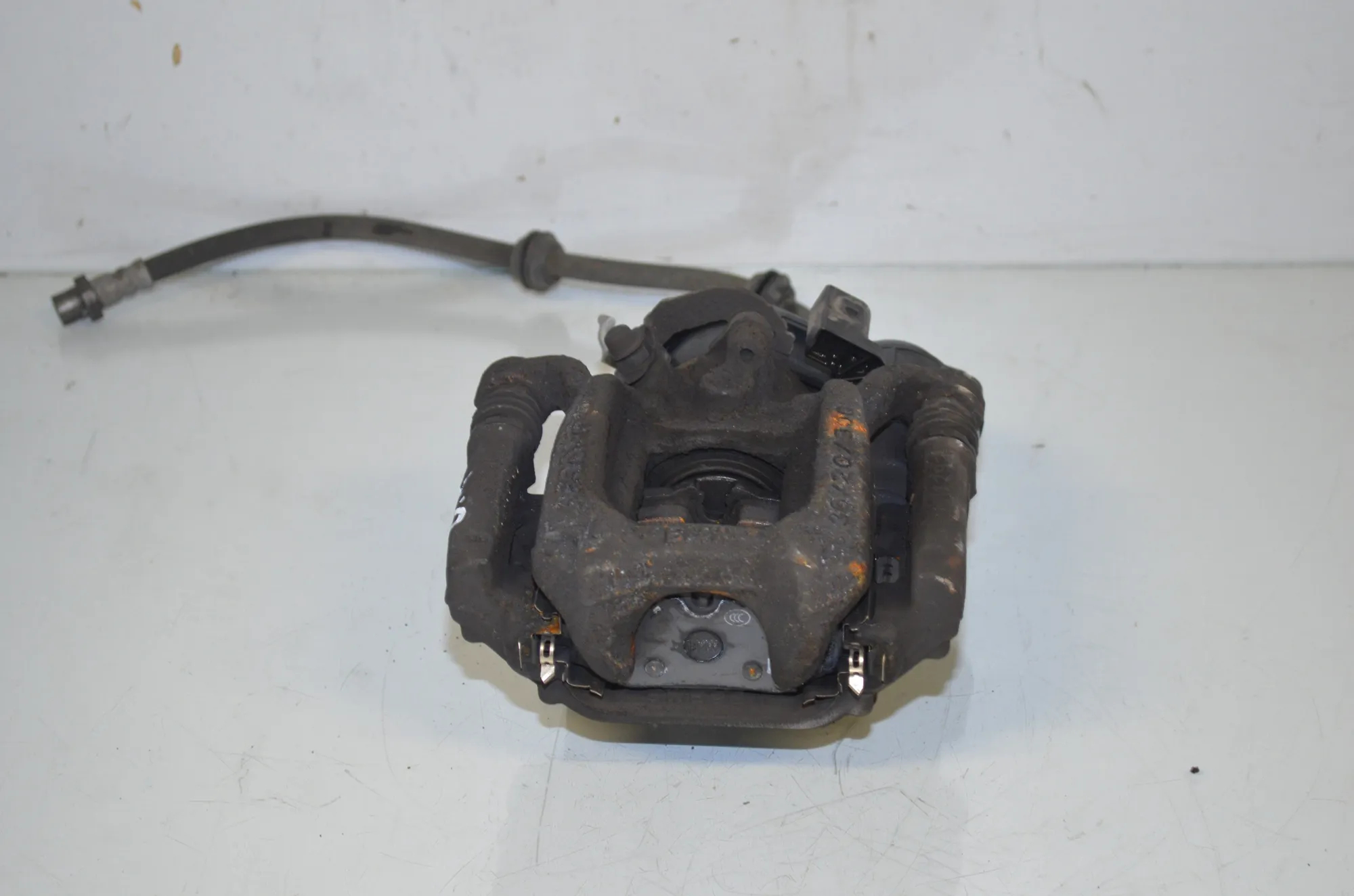 Rear Left Brake Caliper – OEM 8837109 · BMW 2 Active Tourer (U06) (2021 - -) 218d 2022 – 2