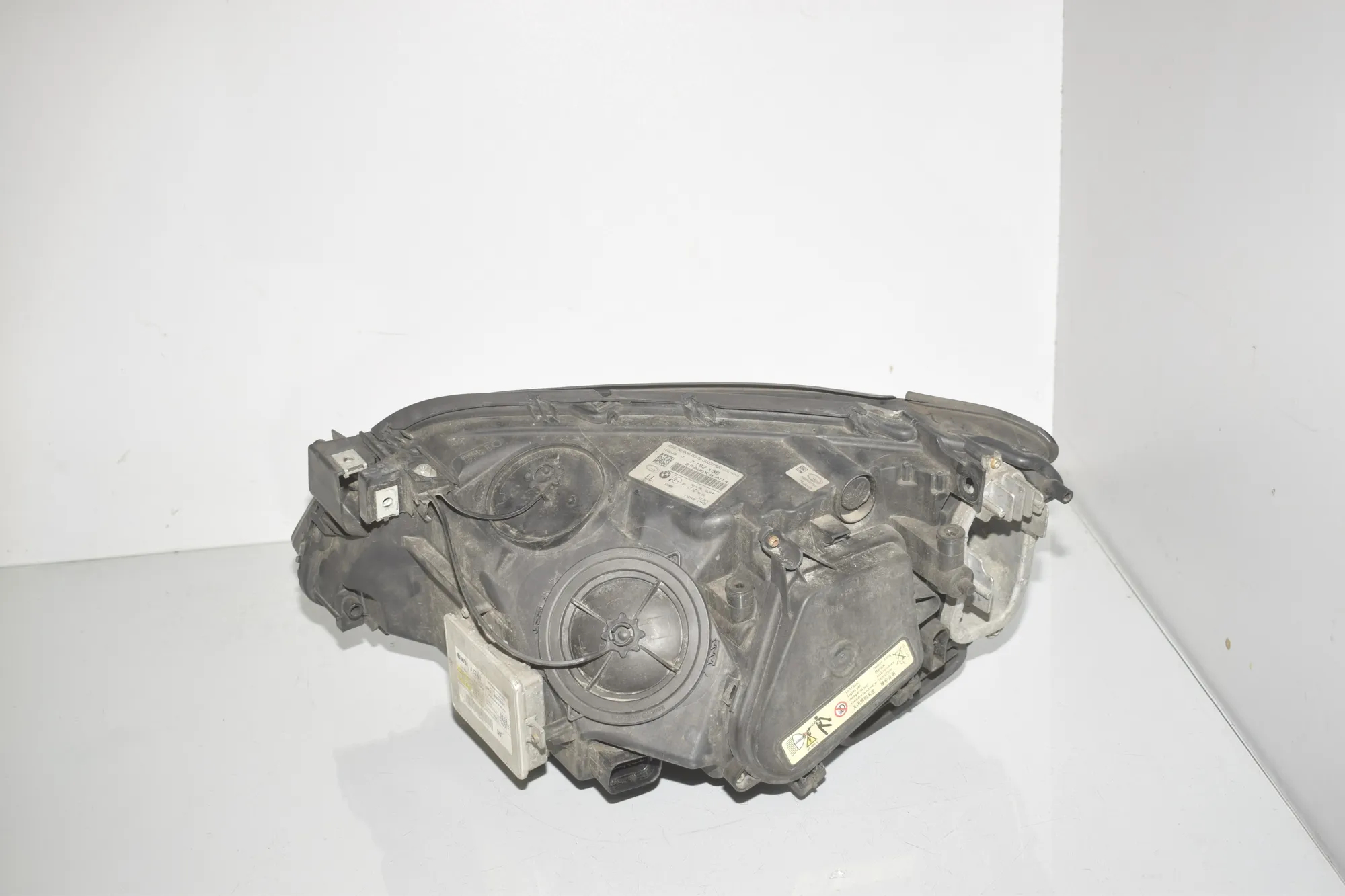 Front Right Headlight – OEM 7182138 · BMW 7 (F01, F02) 730 d 2009 – 7
