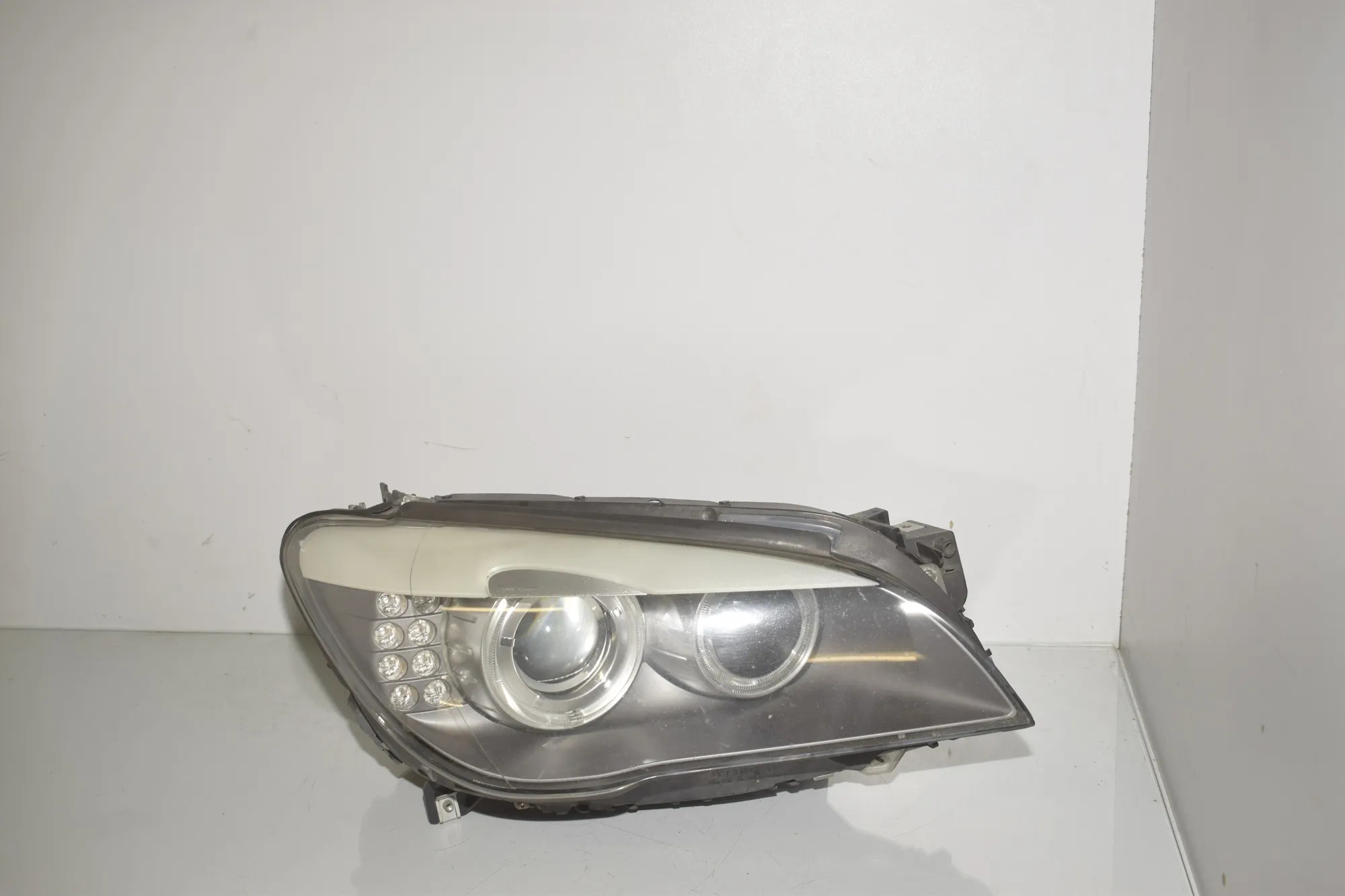 Front Right Headlight – OEM 7182138 · BMW 7 (F01, F02) 730 d 2009 – 2