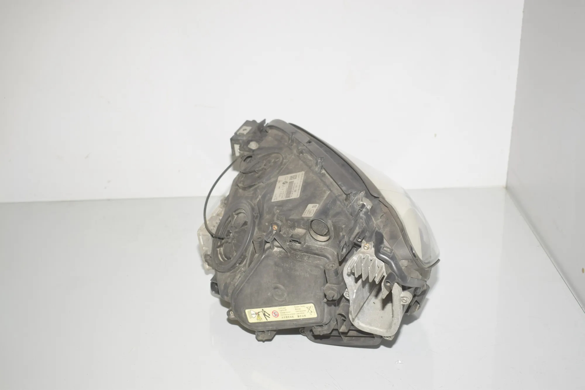 Front Right Headlight – OEM 7182138 · BMW 7 (F01, F02) 730 d 2009 – 6
