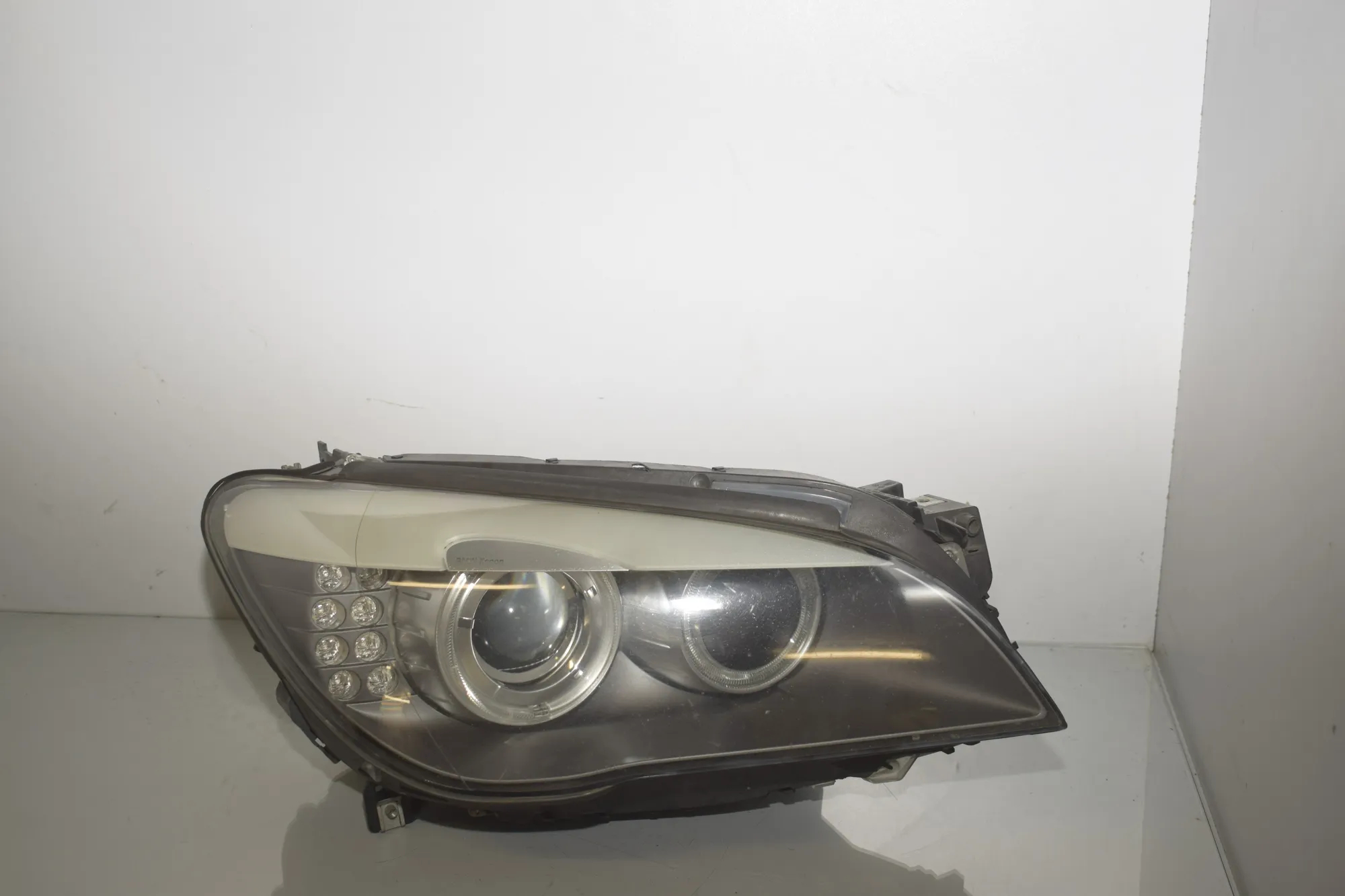 Front Right Headlight – OEM 7182138 · BMW 7 (F01, F02) 730 d 2009 – 4