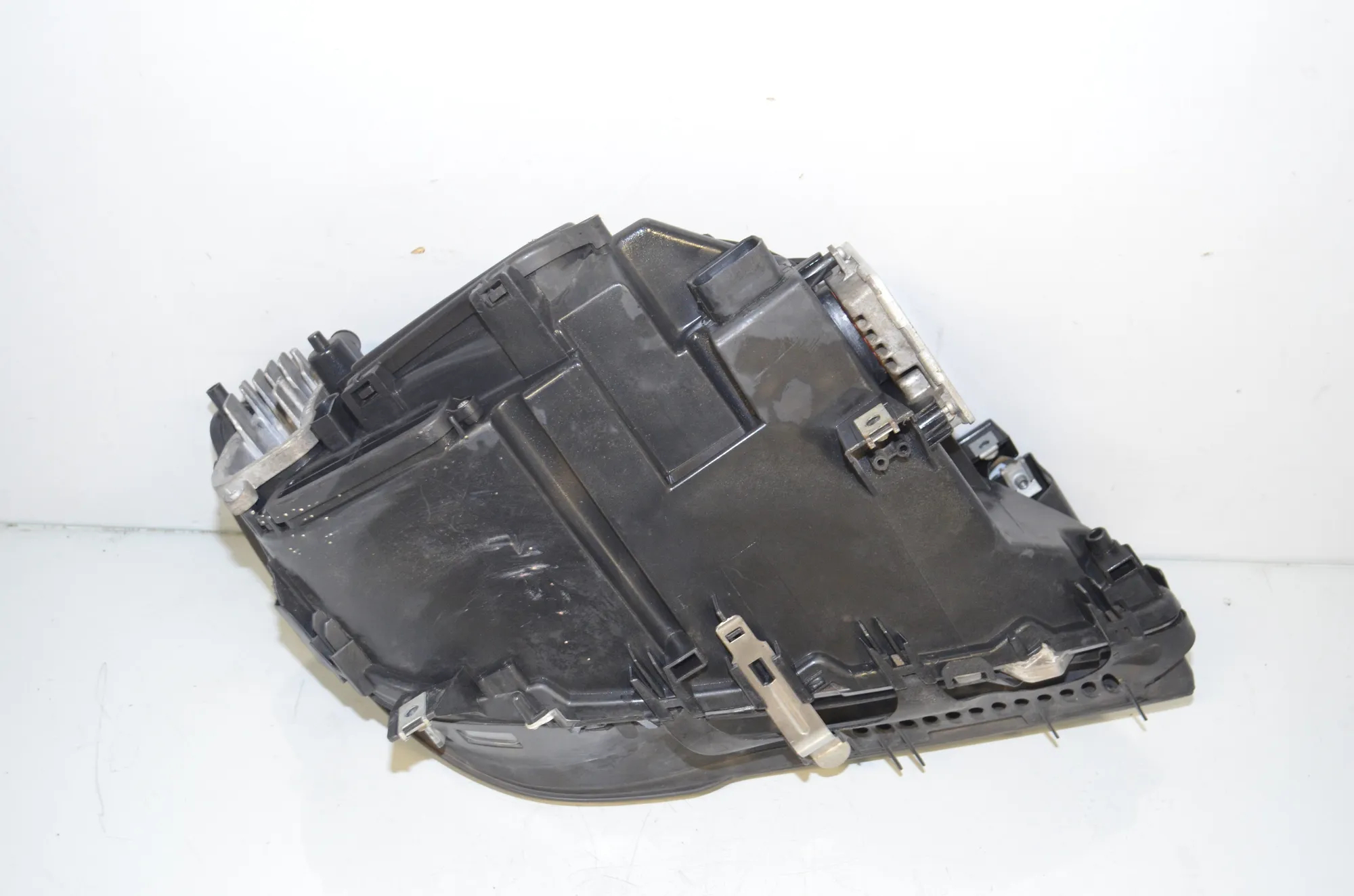 Front Left Headlight – OEM 7182137 · BMW 7 (F01, F02) 730 d 2009 – 5