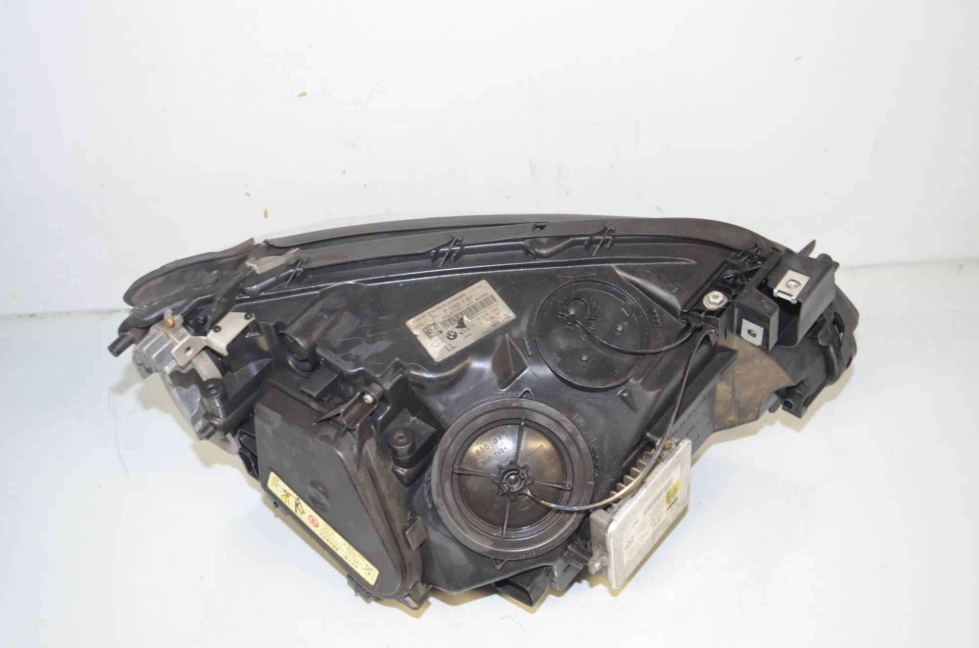 Front Left Headlight – OEM 7182137 · BMW 7 (F01, F02) 730 d 2009 – 4