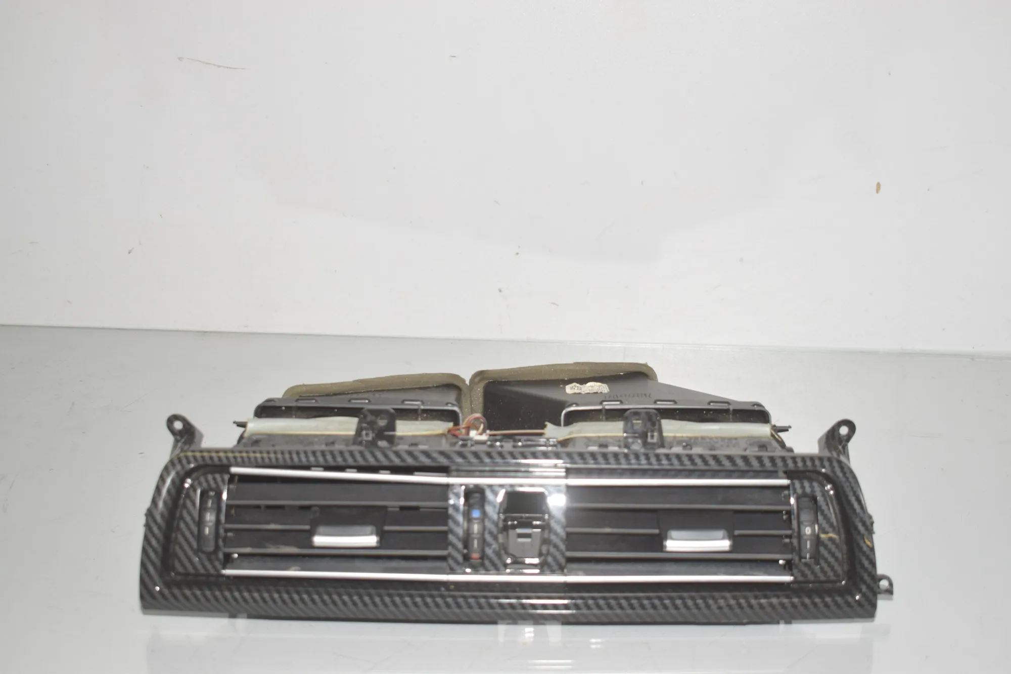 Dashboard Air Vents – OEM 9209136 · BMW 5 (F10) 530 d 2013 – 2