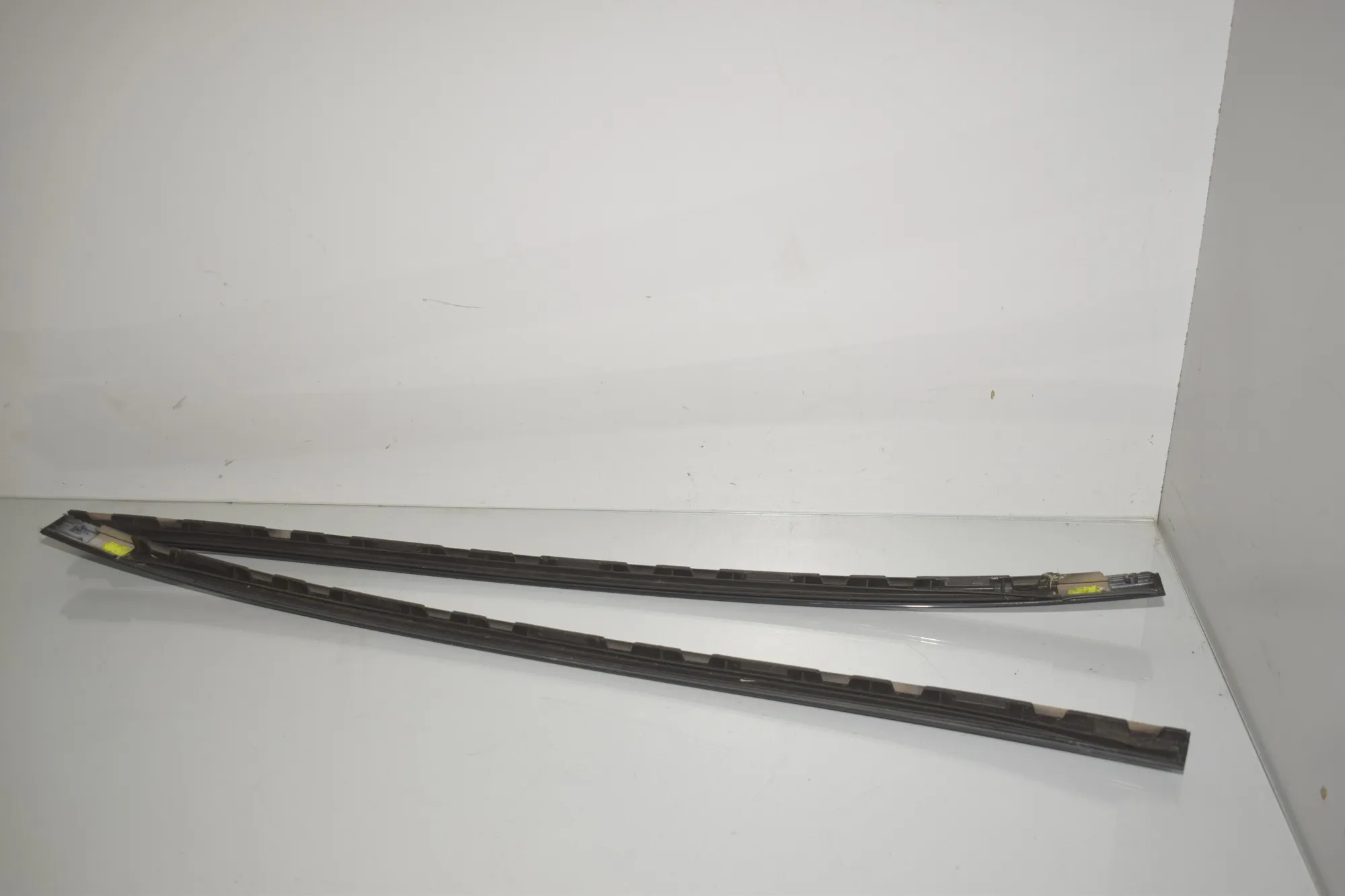 Front Windshield Trim – OEM 7362463 · BMW 5 Touring (F11) M 550 d xDrive 2012 – 3