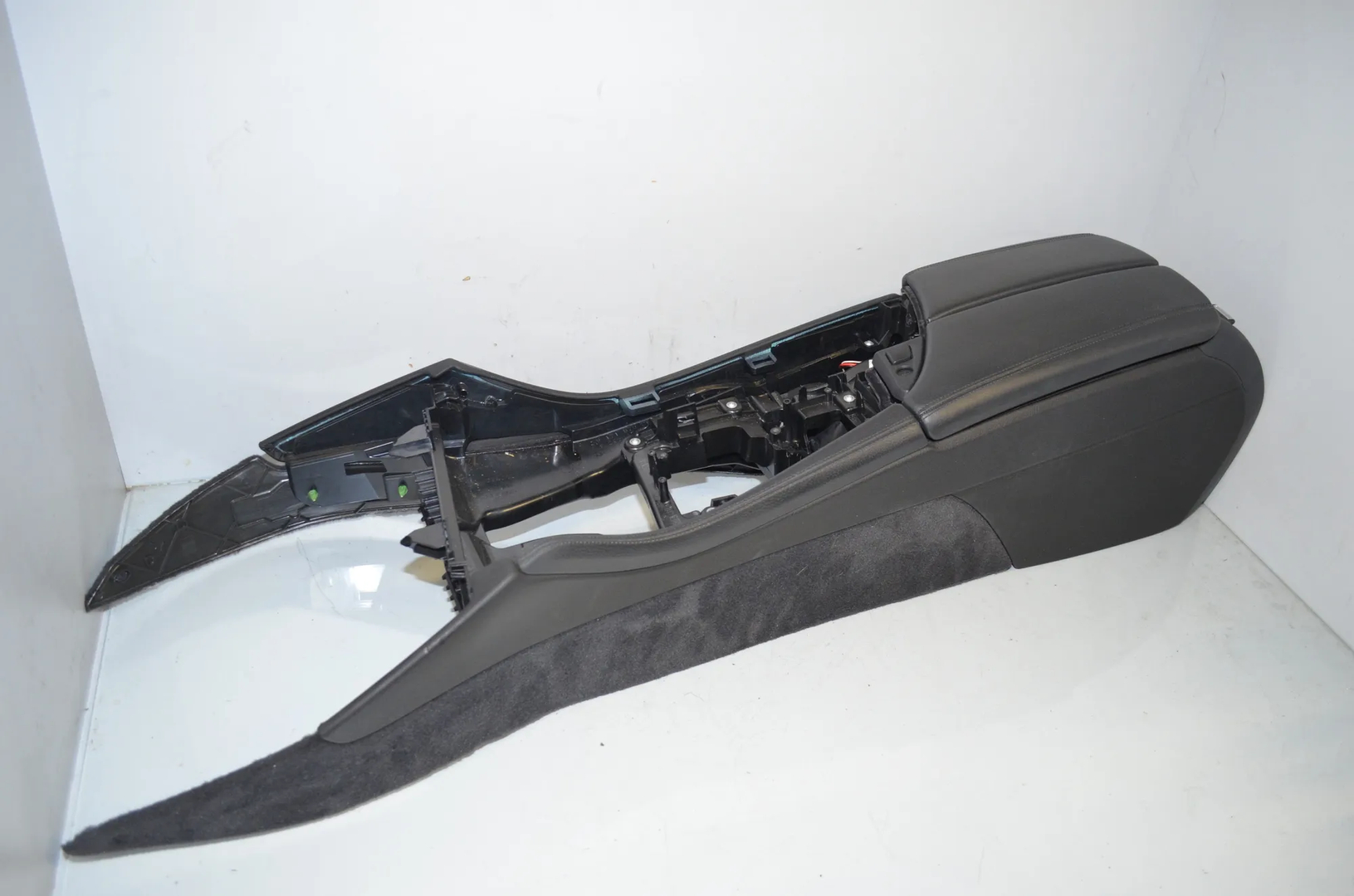 Center Console – OEM 9288913 · BMW 5 Touring (F11) M 550 d xDrive 2012 – 3