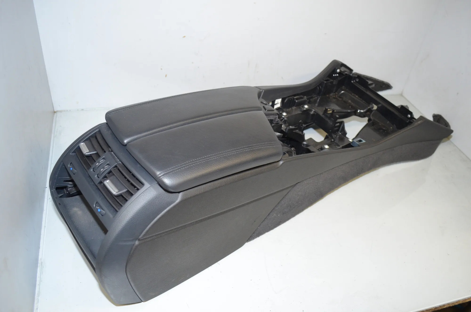 Center Console – OEM 9288913 · BMW 5 Touring (F11) M 550 d xDrive 2012