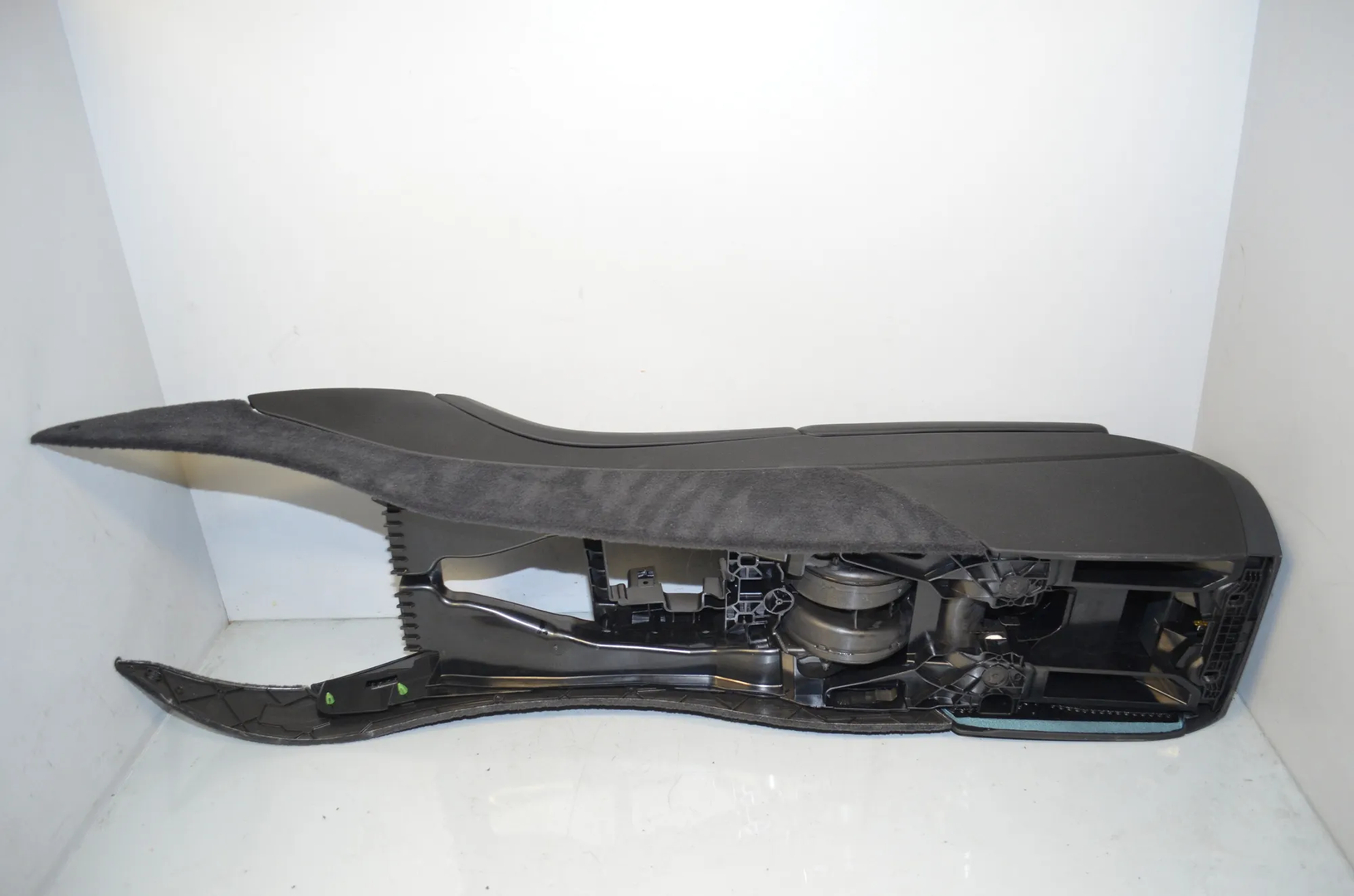 Center Console – OEM 9288913 · BMW 5 Touring (F11) M 550 d xDrive 2012 – 4