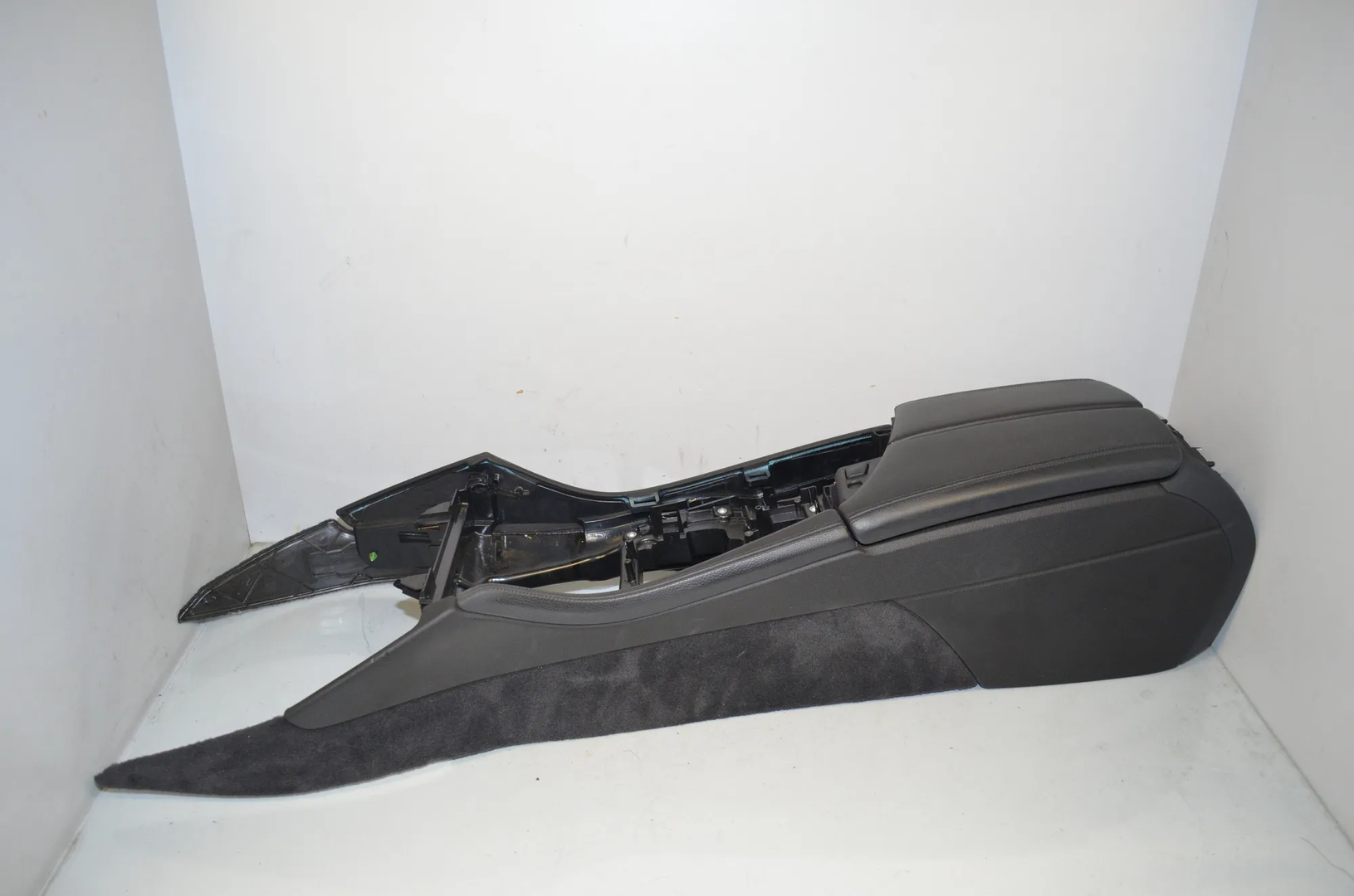 Center Console – OEM 9288913 · BMW 5 Touring (F11) M 550 d xDrive 2012 – 2