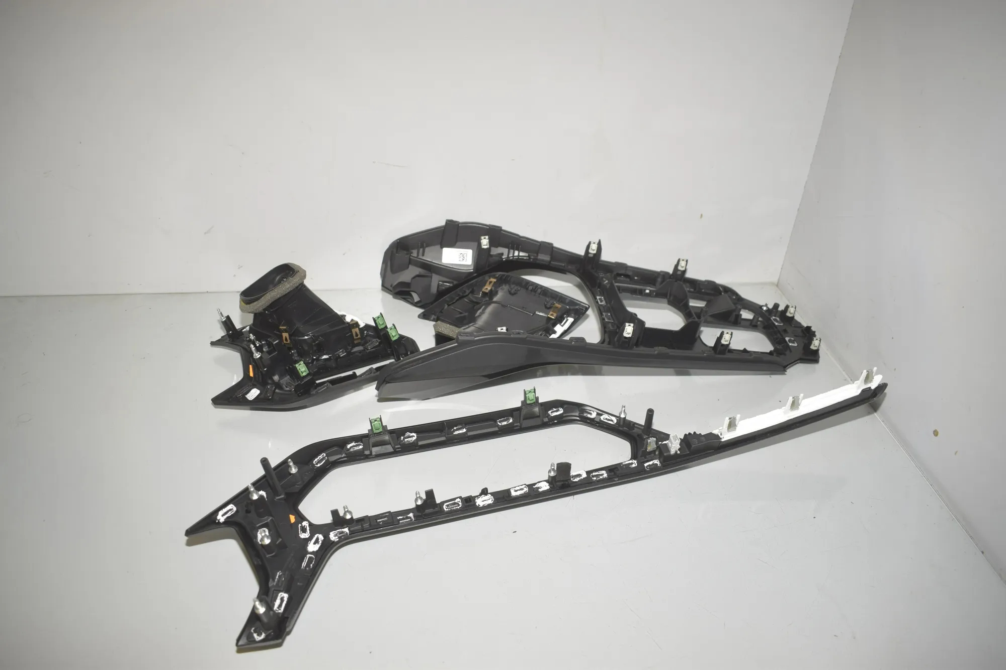 Interior Trim Strips Kit – OEM 9636314 · BMW 1 (F40) (2019 - -) (F40)118i 2020 – 7