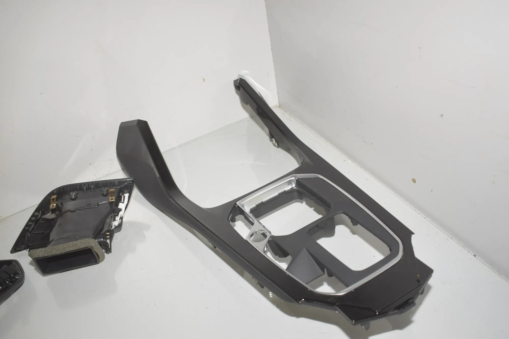 Interior Trim Strips Kit – OEM 9636314 · BMW 1 (F40) (2019 - -) (F40)118i 2020 – 9