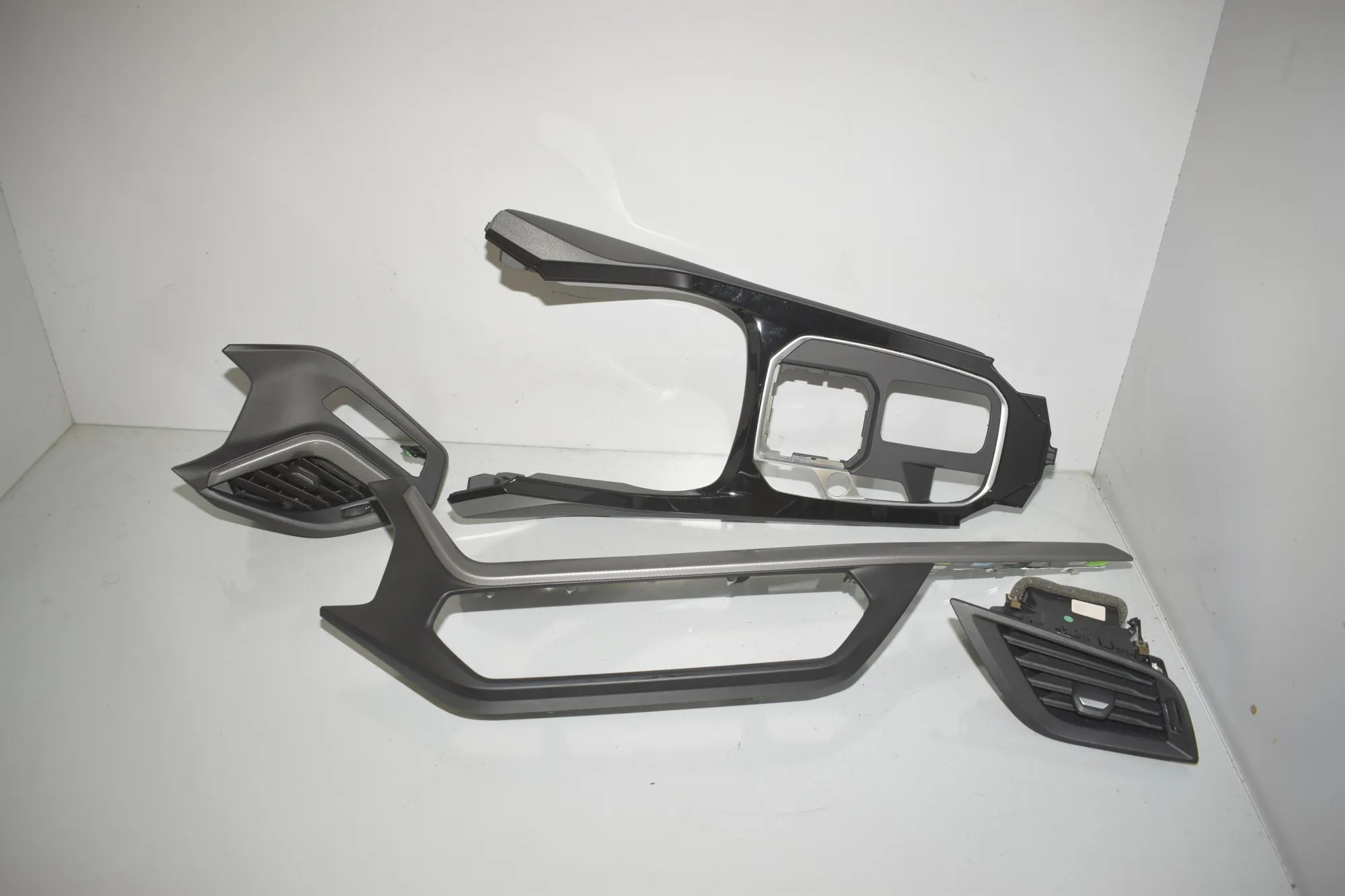 Interior Trim Strips Kit – OEM 9636314 · BMW 1 (F40) (2019 - -) (F40)118i 2020 – 4