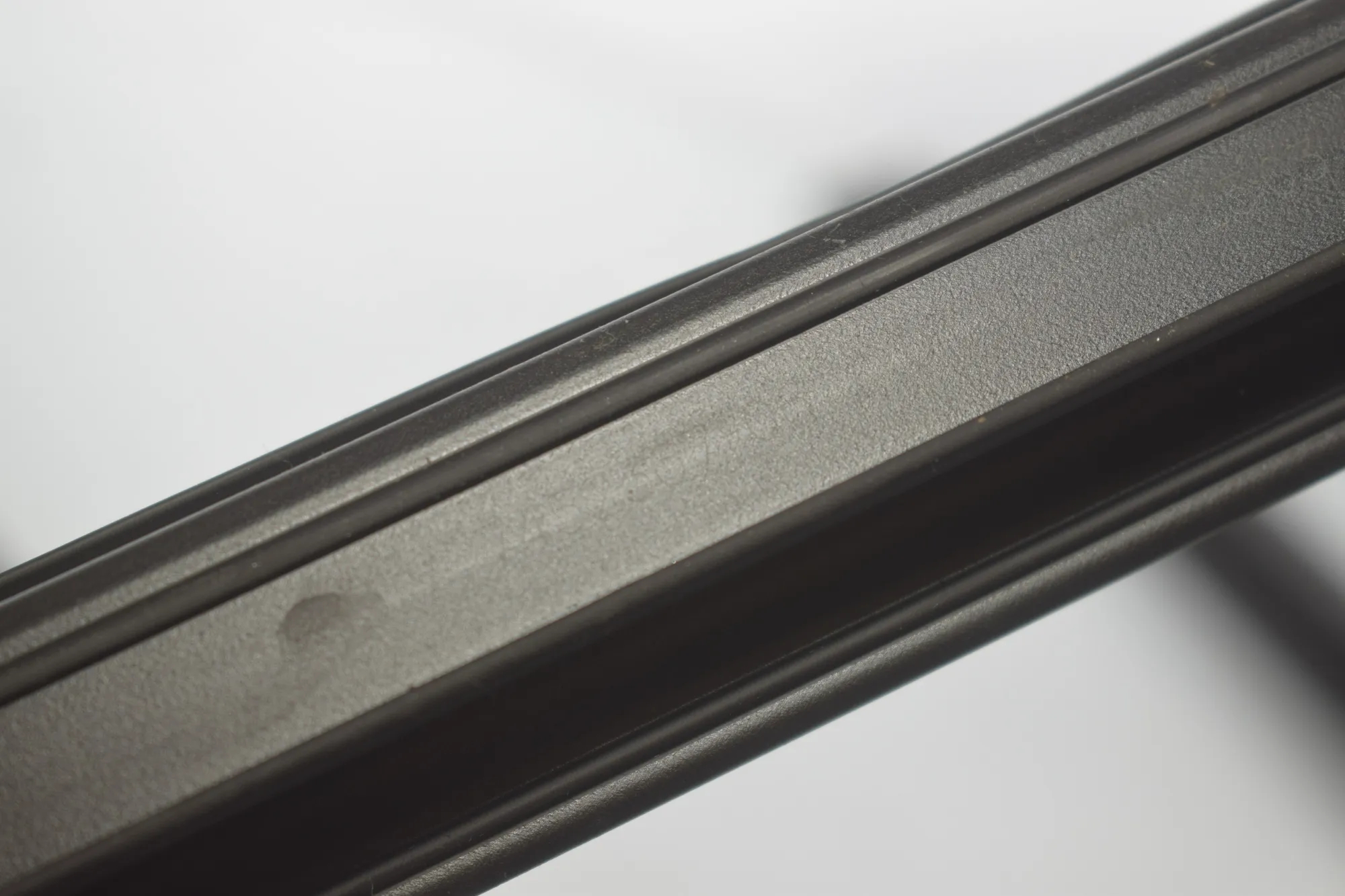Front Left Door Window Strip – OEM 7452369 · BMW 1 (F40) (2019 - -) (F40)118i 2020 – 6