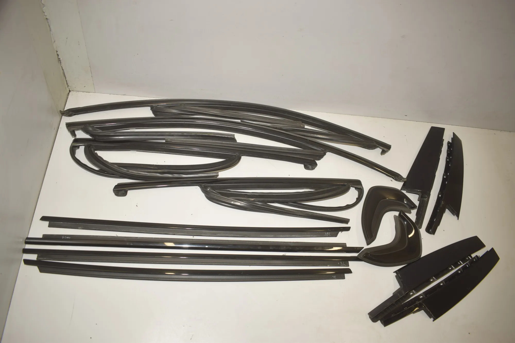 Exterior Trim Kit – OEM 7452421 · BMW 1 (F40) (2019 - -) (F40)118i 2020 – 2