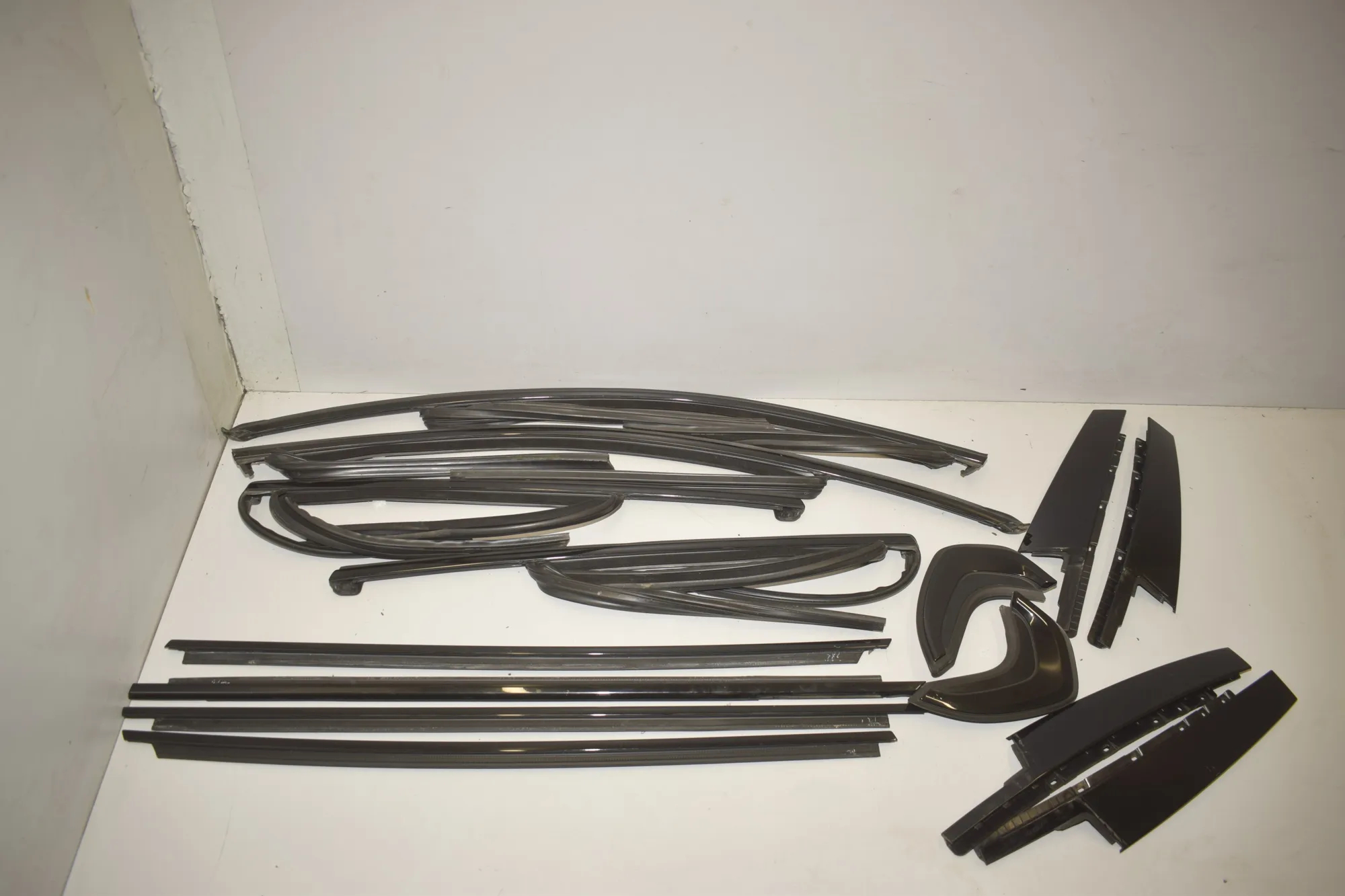 Exterior Trim Kit – OEM 7452421 · BMW 1 (F40) (2019 - -) (F40)118i 2020 – 3