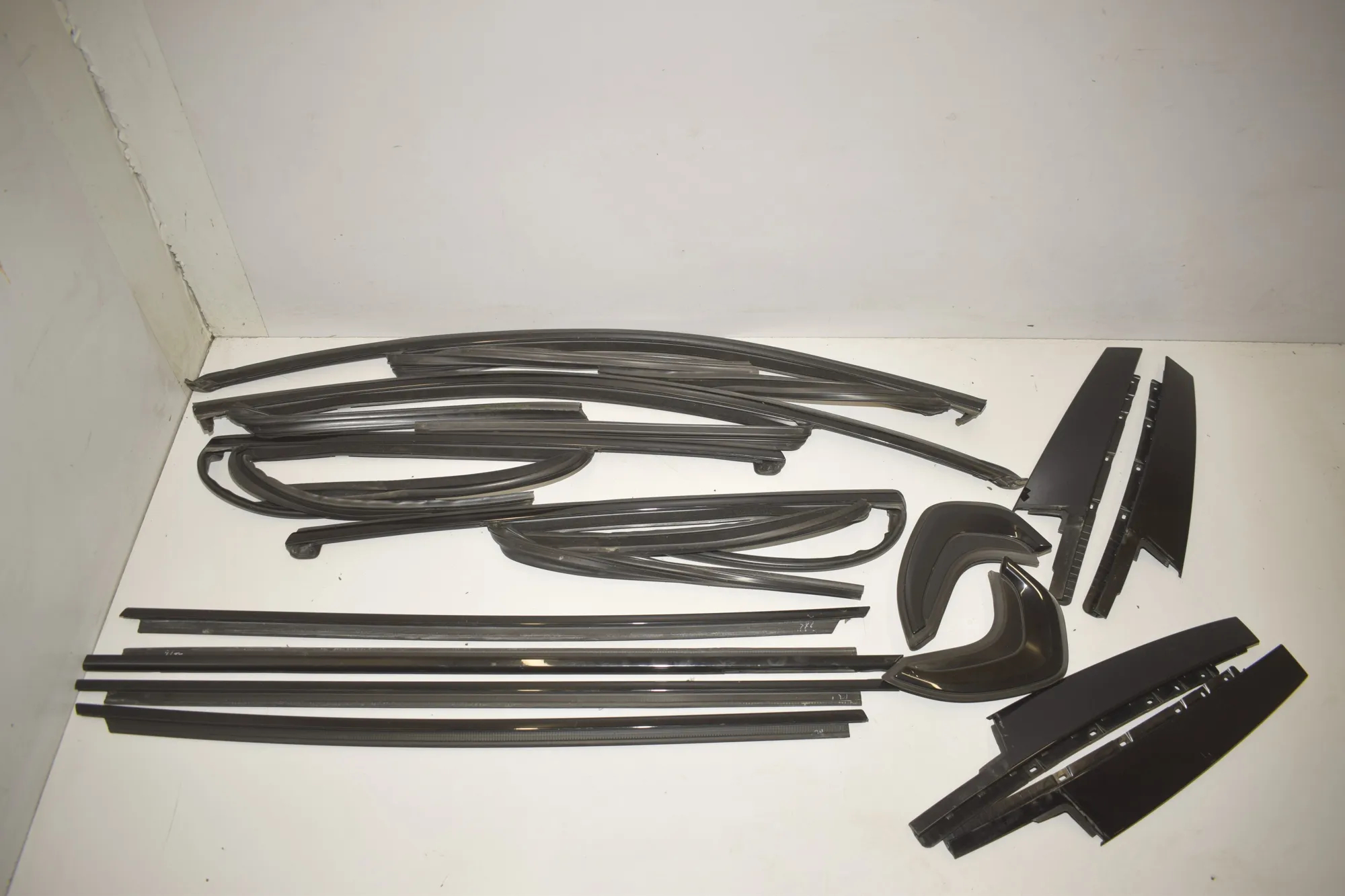 Exterior Trim Kit – OEM 7452421 · BMW 1 (F40) (2019 - -) (F40)118i 2020