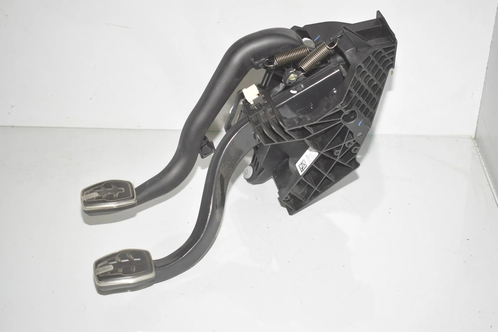 Brake Pedal – OEM 6898139 · BMW 1 (F40) (2019 - -) (F40)118i 2020 – 2
