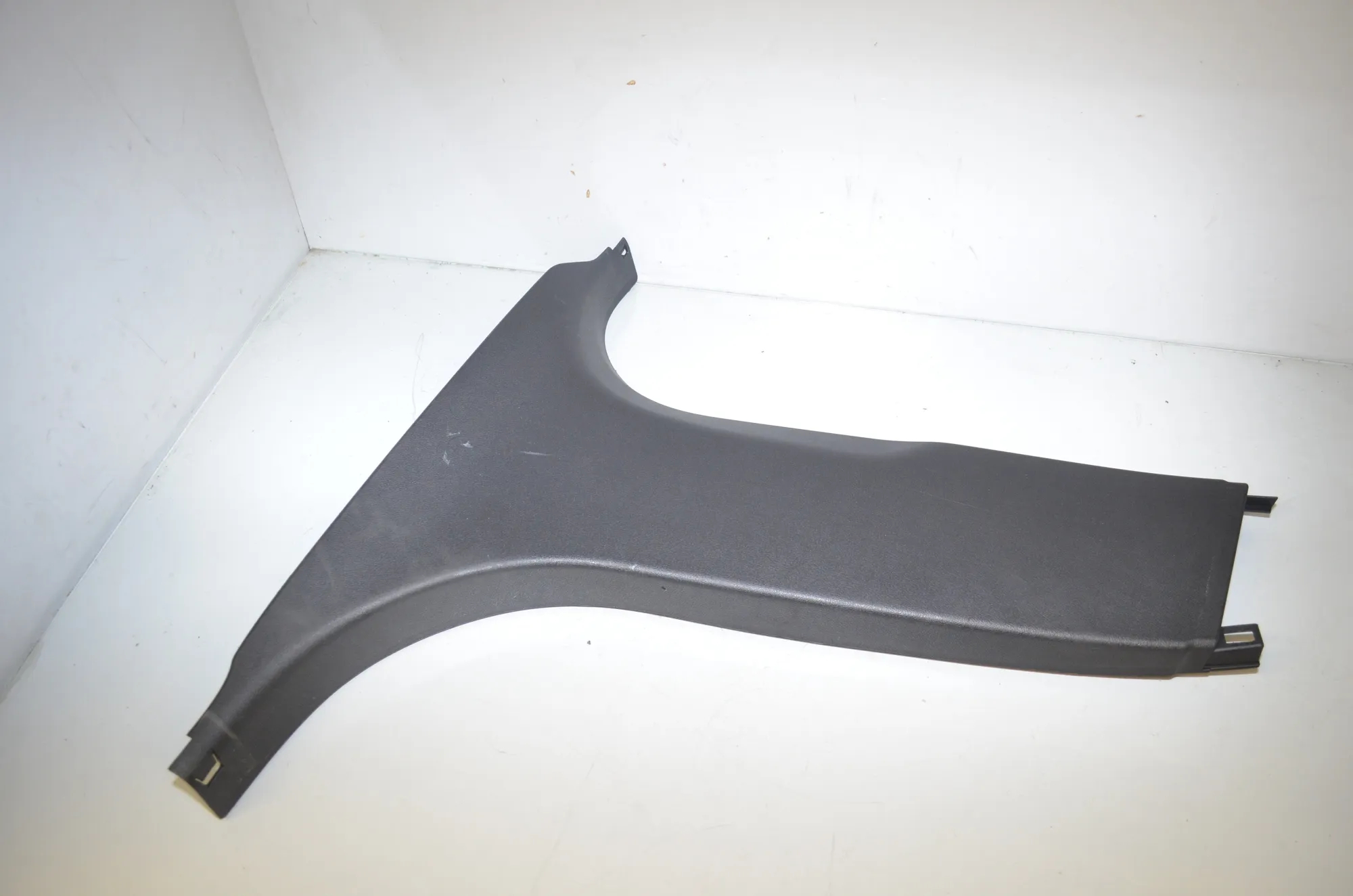 Left Side B Pillar Trim – OEM 7444939 · BMW 1 (F40) (2019 - -) (F40)118i 2020 – 2