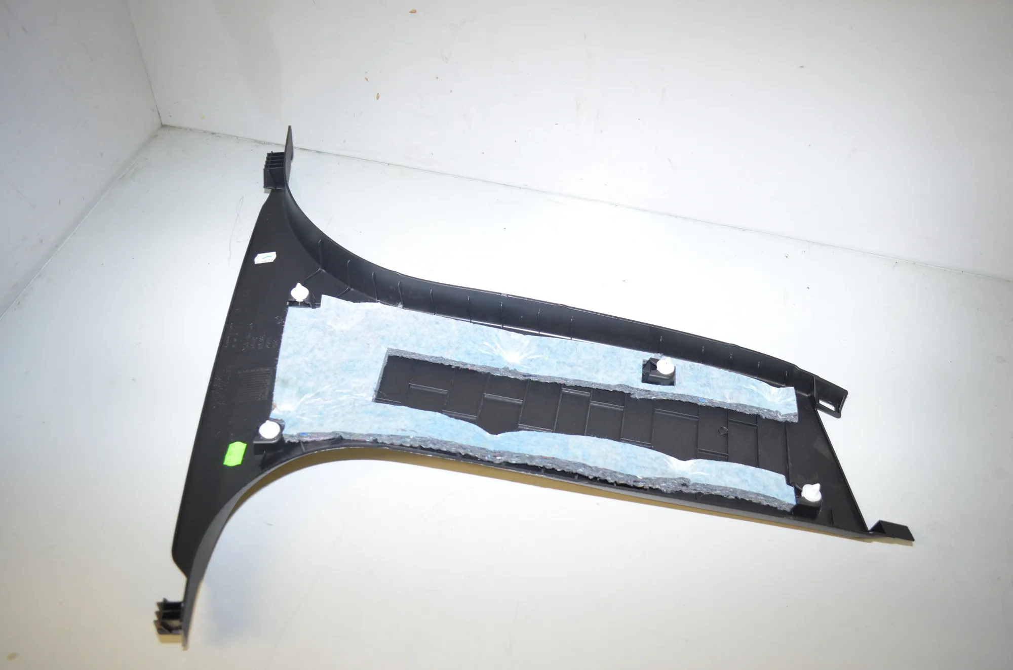 Left Side B Pillar Trim – OEM 7444939 · BMW 1 (F40) (2019 - -) (F40)118i 2020 – 3