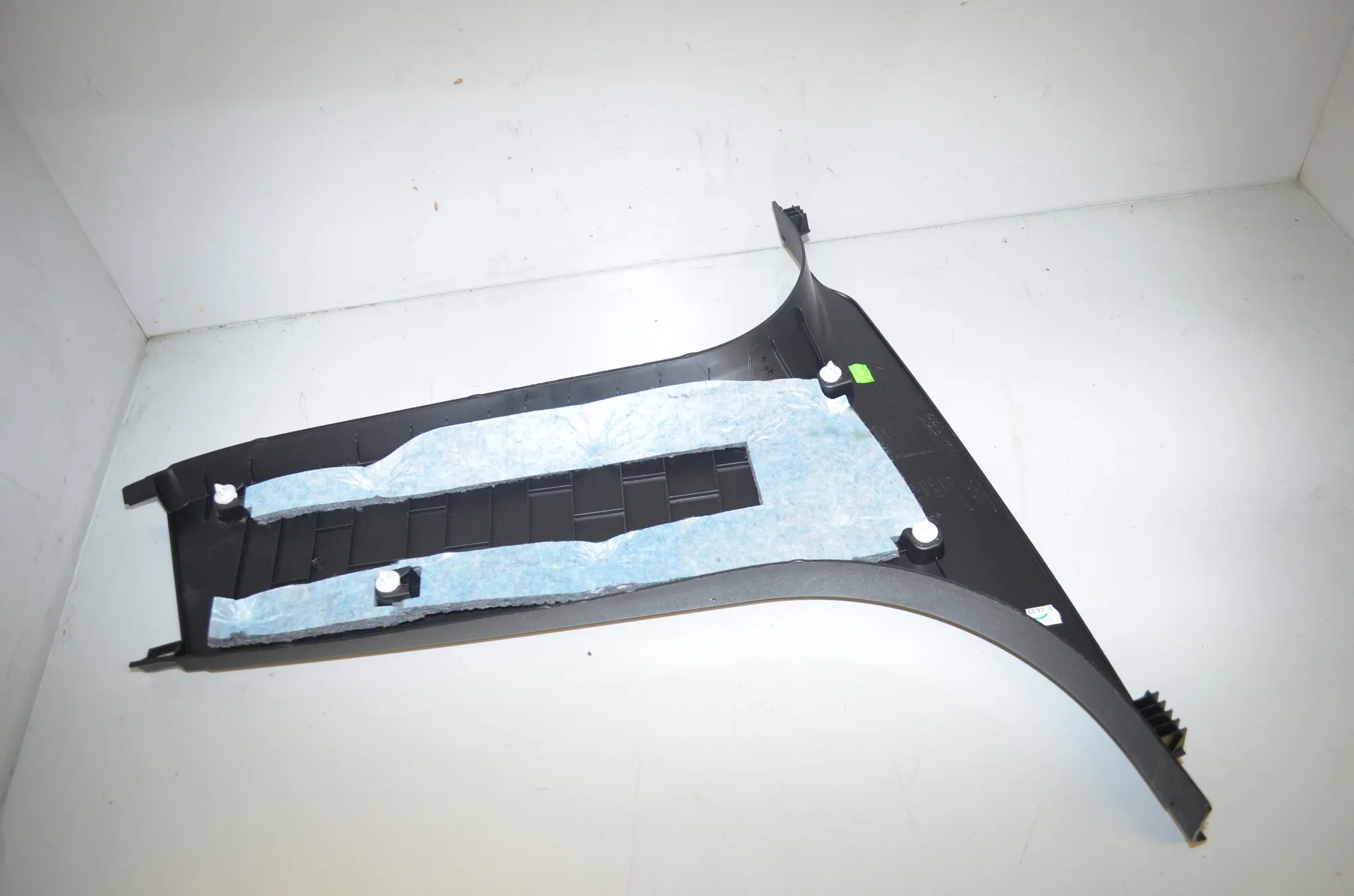 Left Side B Pillar Trim – OEM 7444939 · BMW 1 (F40) (2019 - -) (F40)118i 2020 – 4