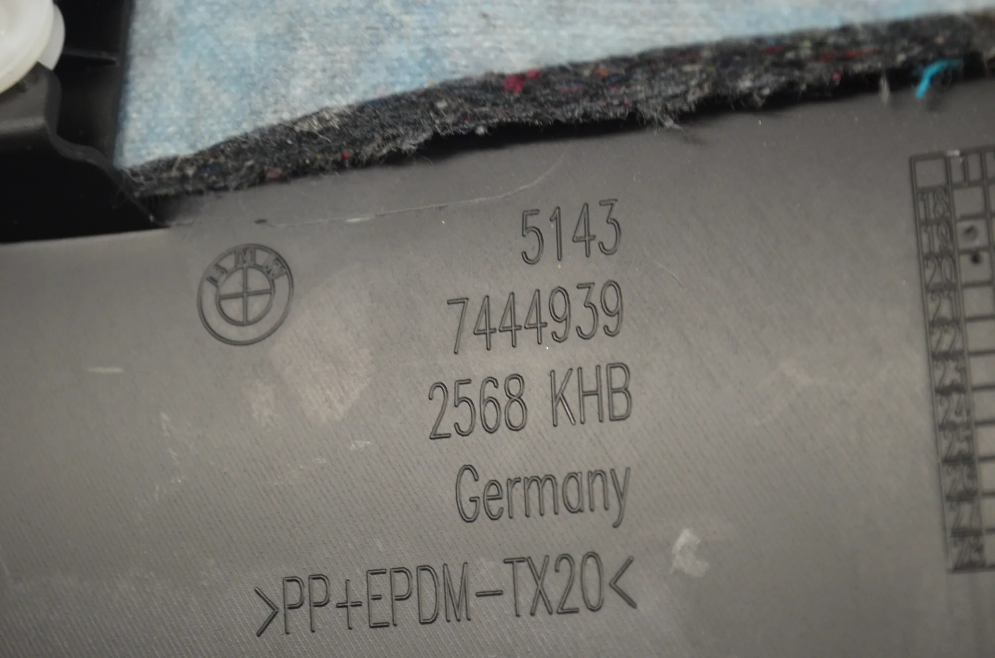 Left Side B Pillar Trim – OEM 7444939 · BMW 1 (F40) (2019 - -) (F40)118i 2020 – 5