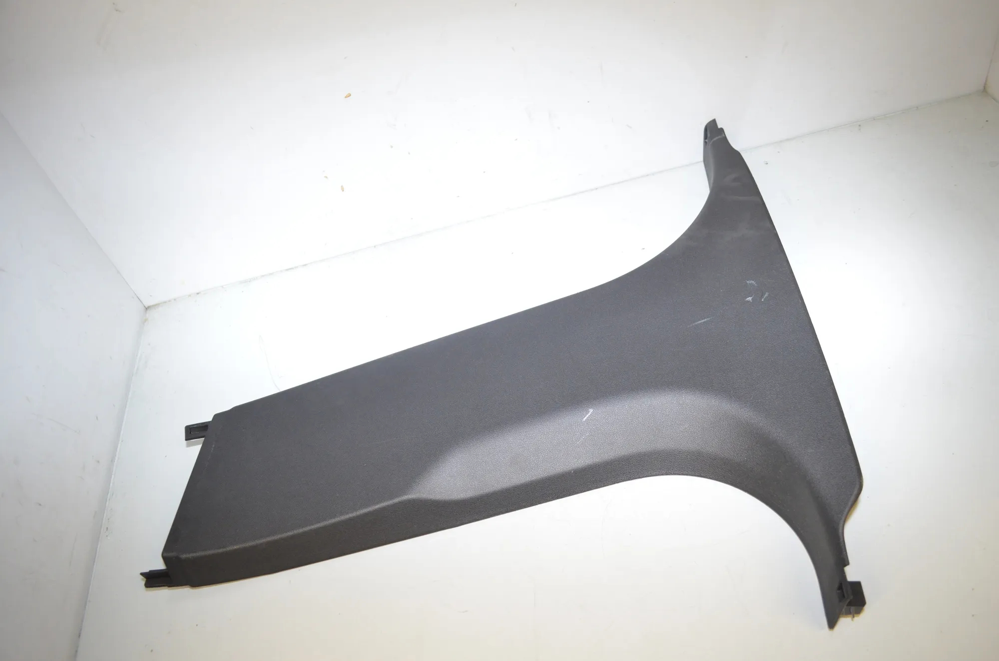 Left Side B Pillar Trim – OEM 7444939 · BMW 1 (F40) (2019 - -) (F40)118i 2020