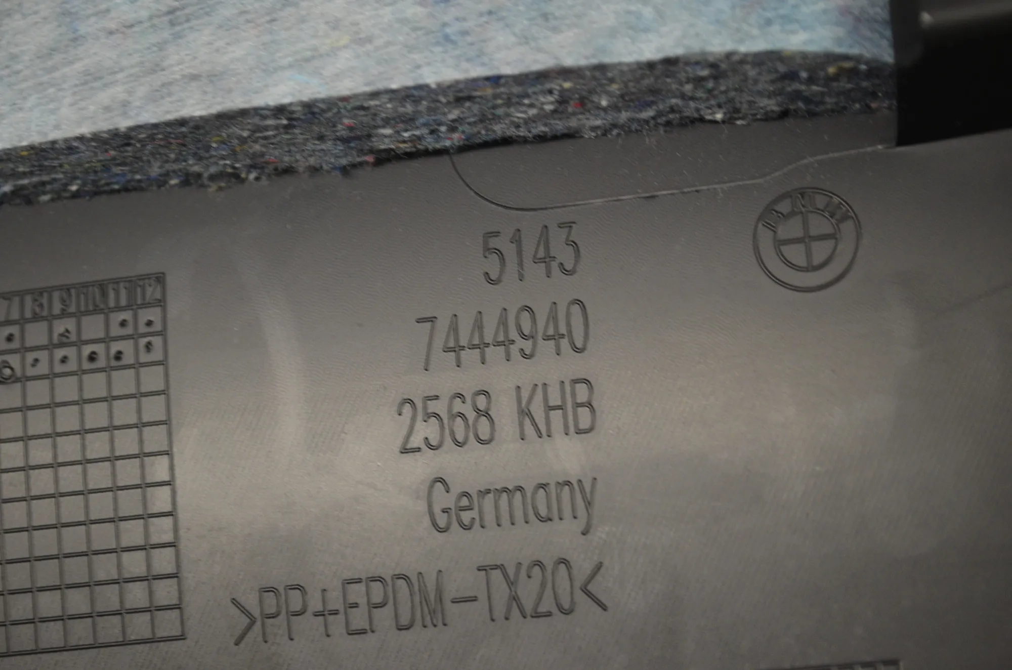 Right Side B Pillar Trim – OEM 7444940 · BMW 1 (F40) (2019 - -) (F40)118i 2020 – 5
