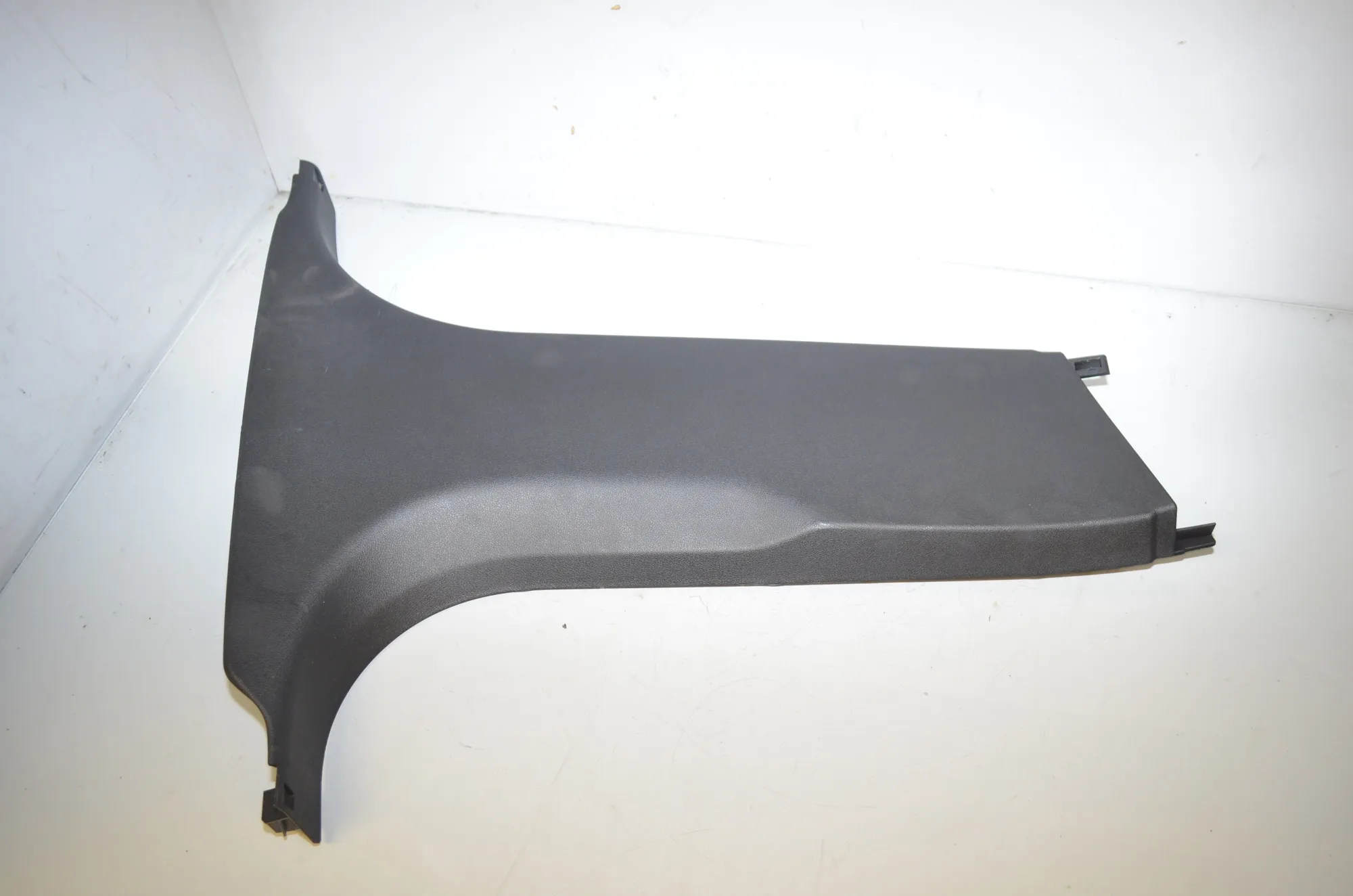 Right Side B Pillar Trim – OEM 7444940 · BMW 1 (F40) (2019 - -) (F40)118i 2020