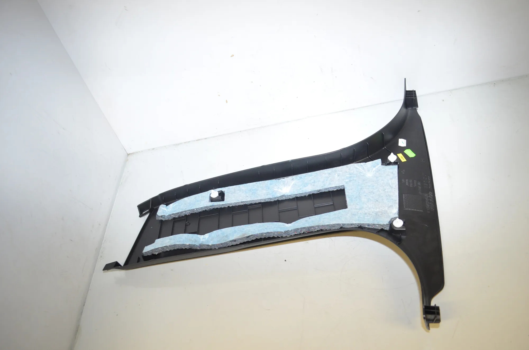 Right Side B Pillar Trim – OEM 7444940 · BMW 1 (F40) (2019 - -) (F40)118i 2020 – 3