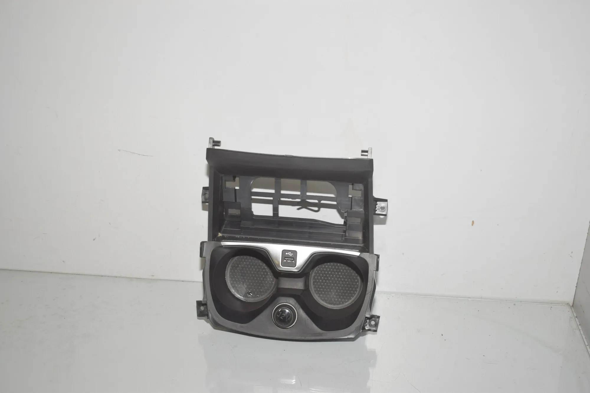 Cup Holder – OEM 7951771 · BMW 1 (F40) (2019 - -) (F40)118i 2020 – 2