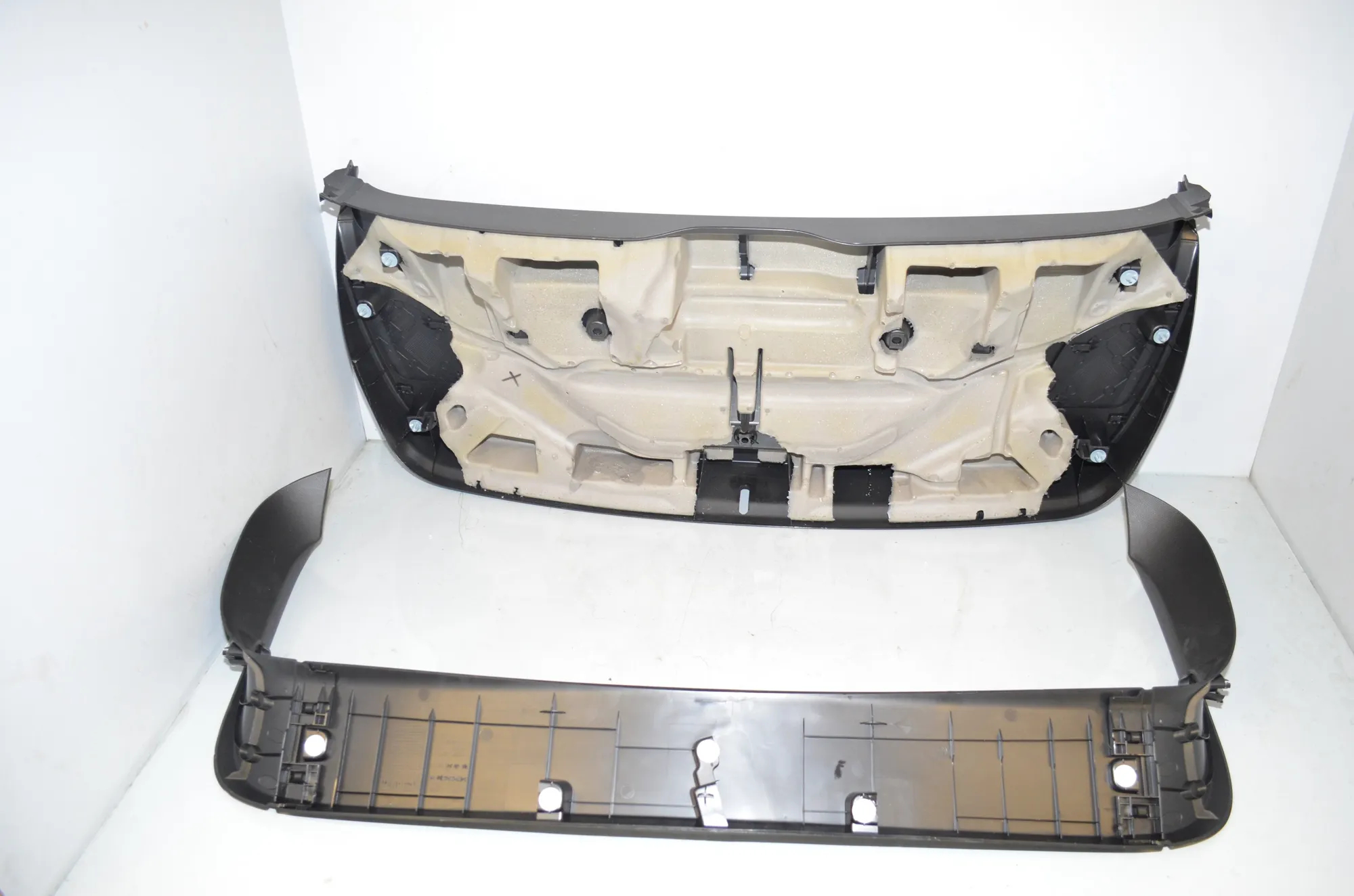 Tailgate Bootlid Cover Trim – OEM 7456056 · BMW 1 (F40) (2019 - -) (F40)118i 2020 – 4