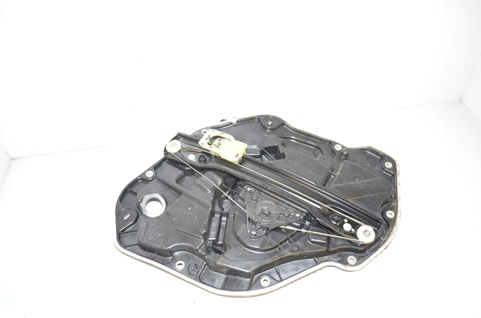 Rear Right Door Window Regulator – OEM 5A02FA8 · BMW 1 (F40) (2019 - -) (F40)118i 2020 – 3