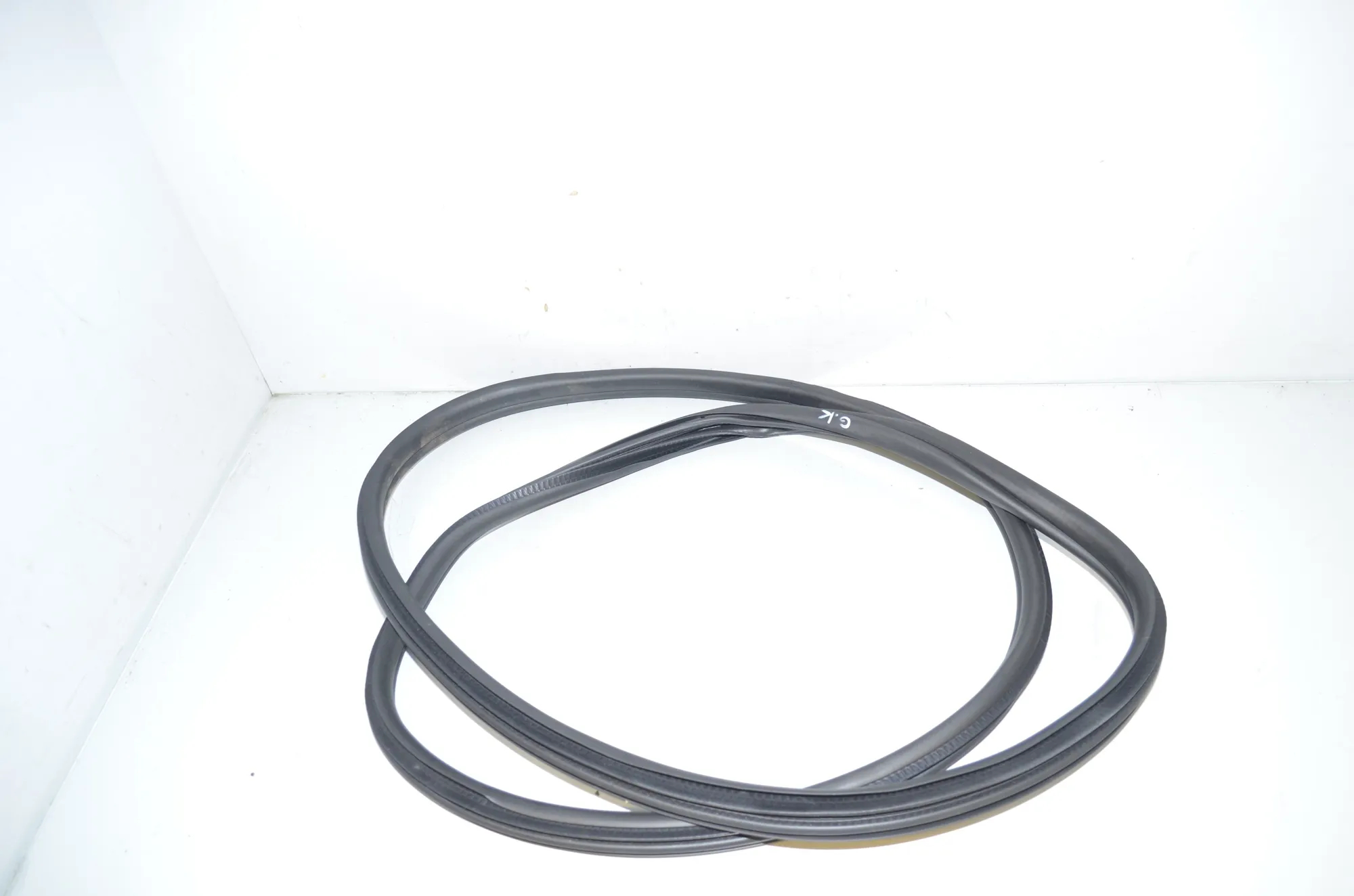 Rear Left Door Seal Rubber – OEM 9880689 · BMW 1 (F40) (2019 - -) (F40)118i 2020 – 2