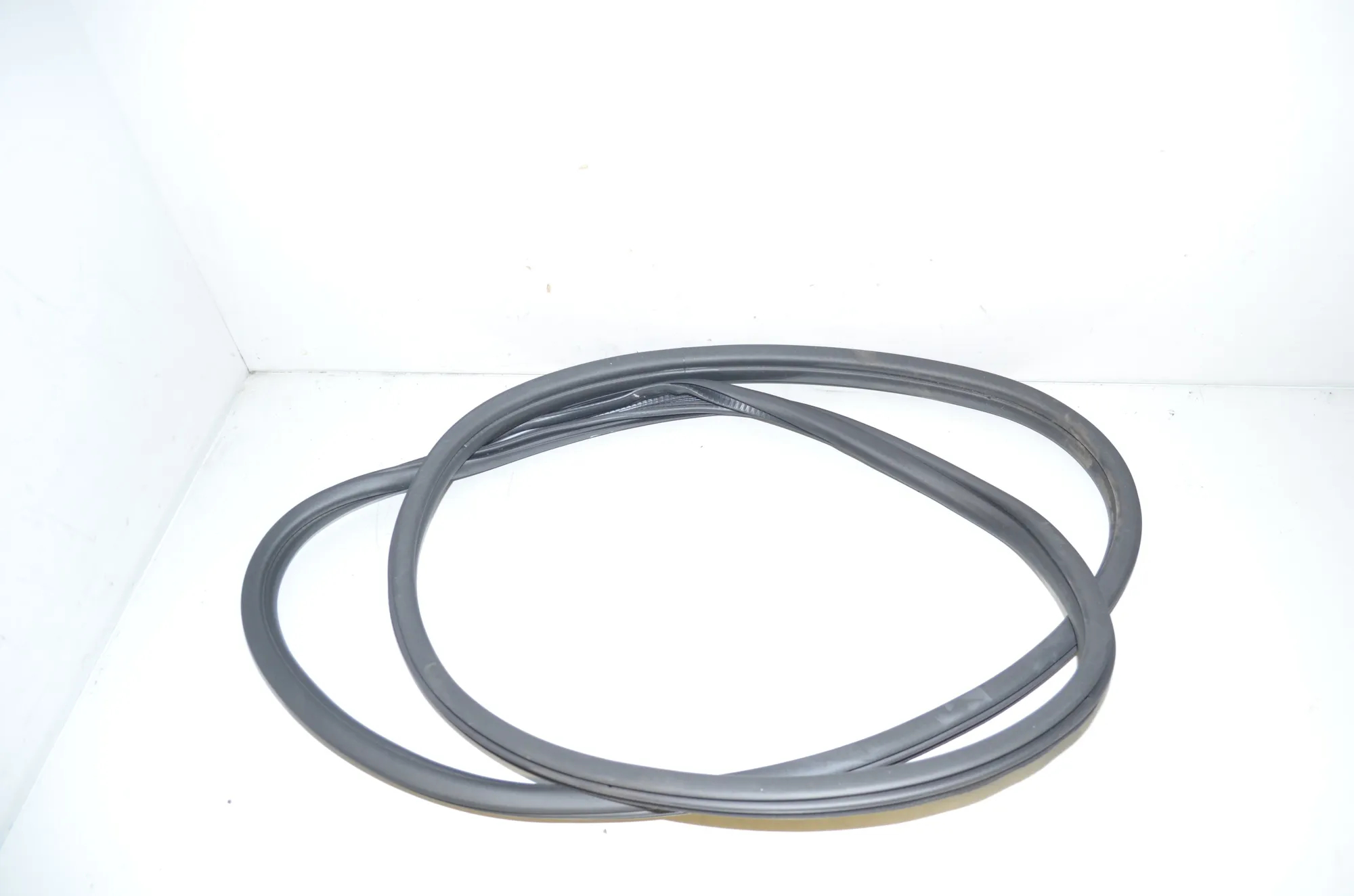 Rear Left Door Seal Rubber – OEM 9880689 · BMW 1 (F40) (2019 - -) (F40)118i 2020 – 4