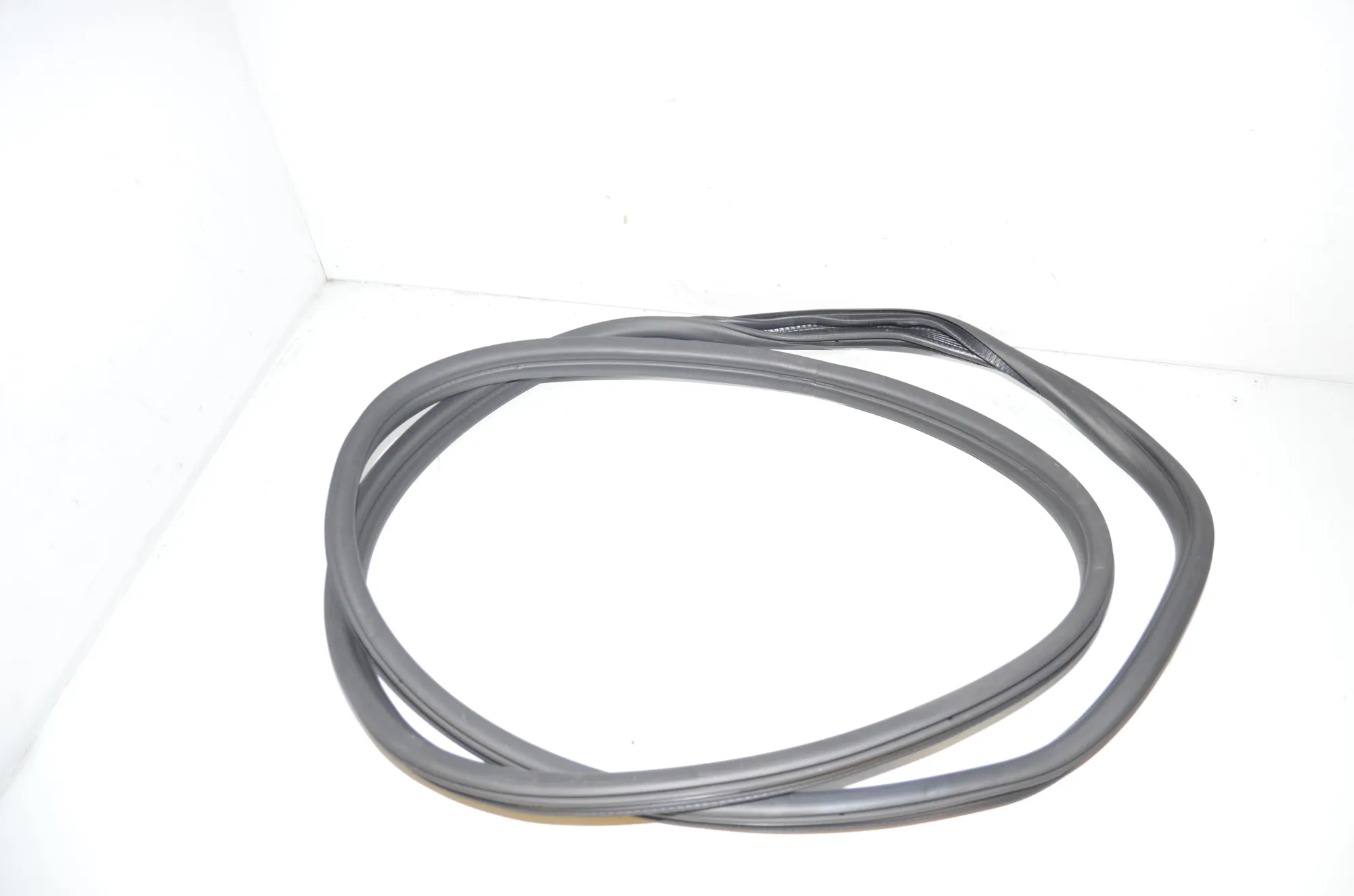 Front Left Door Seal Rubber – OEM 9880688 · BMW 1 (F40) (2019 - -) (F40)118i 2020 – 3