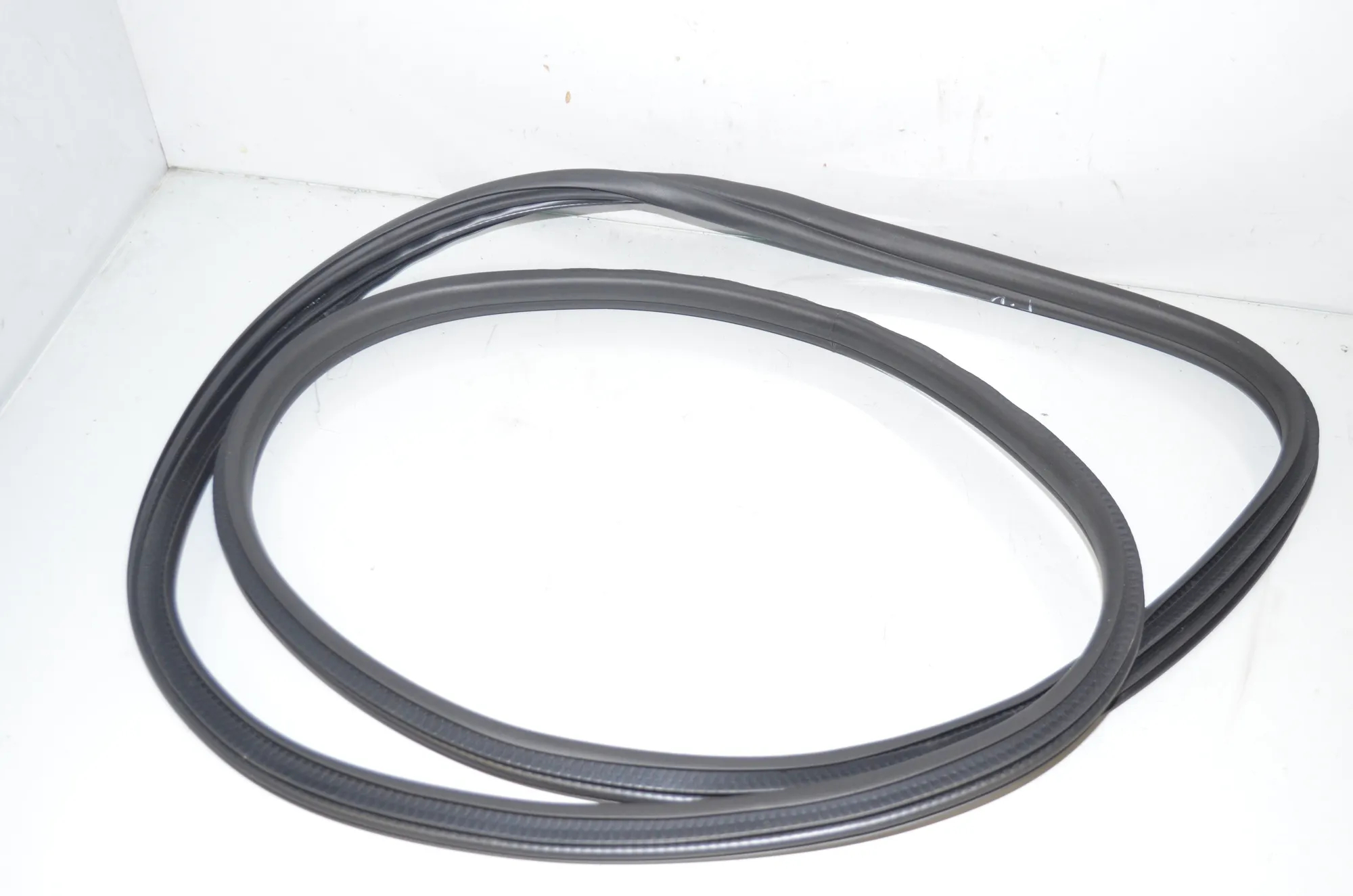 Front Right Door Seal Rubber – OEM 9880688 · BMW 1 (F40) (2019 - -) (F40)118i 2020 – 3