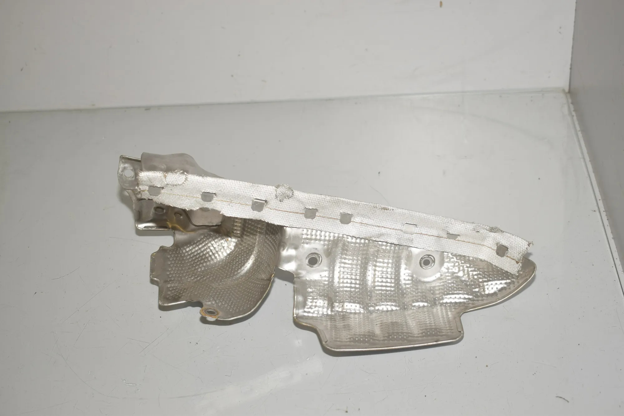 Heat Protection – OEM 8585811 · BMW 3 Touring (G21) (2019 - -) 320 d 2019 – 2